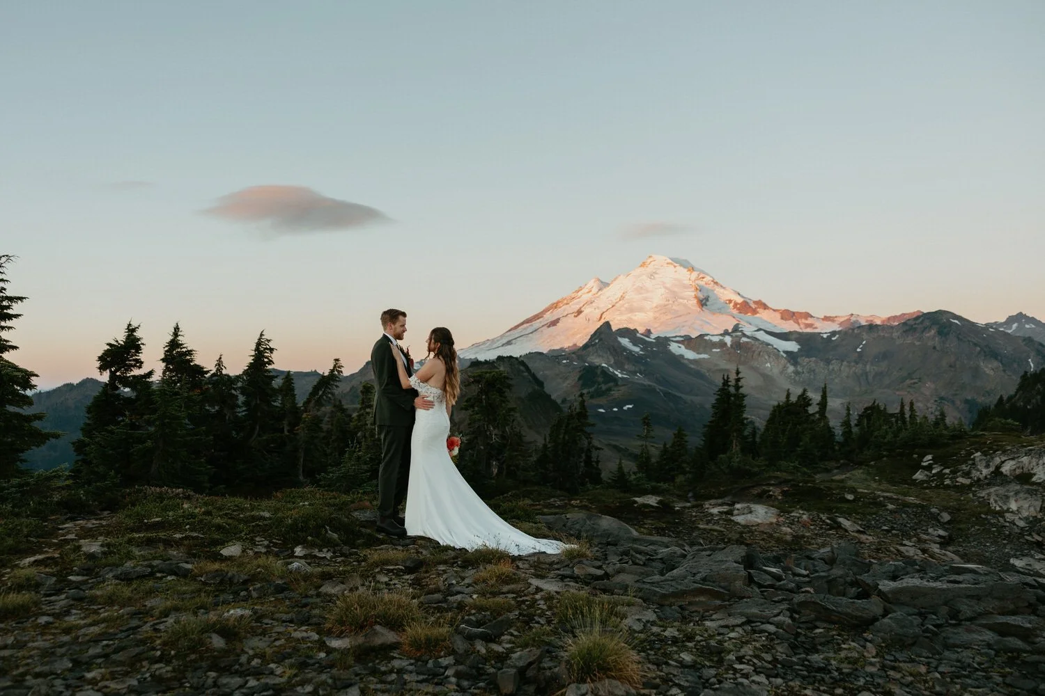 mount-baker-sunset-couple-embrace.jpg