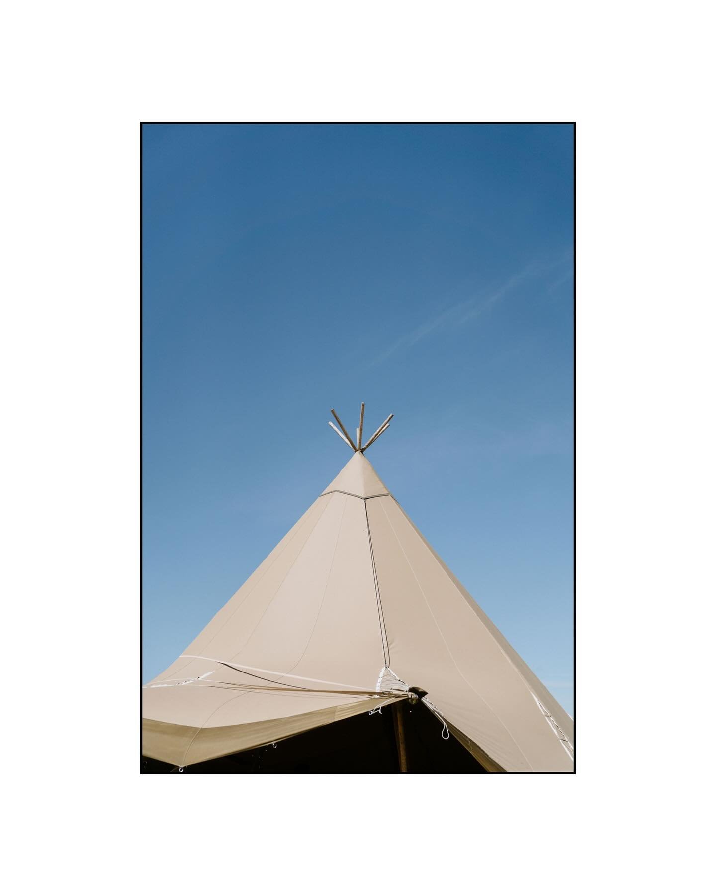 FESTIVAL VIBES ✨🪩💃
&mdash; epic day in Geraldine for Jemma &amp; Darcy! 

A surprise heli ride, incredible outfits, @gatherandgoldtipis, an unreal dance floor &amp; the best crew. 

Hard to choose my favourites, but here&rsquo;s a little glimpse to