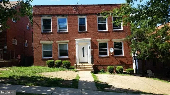 4 Unit Apartment Buildings