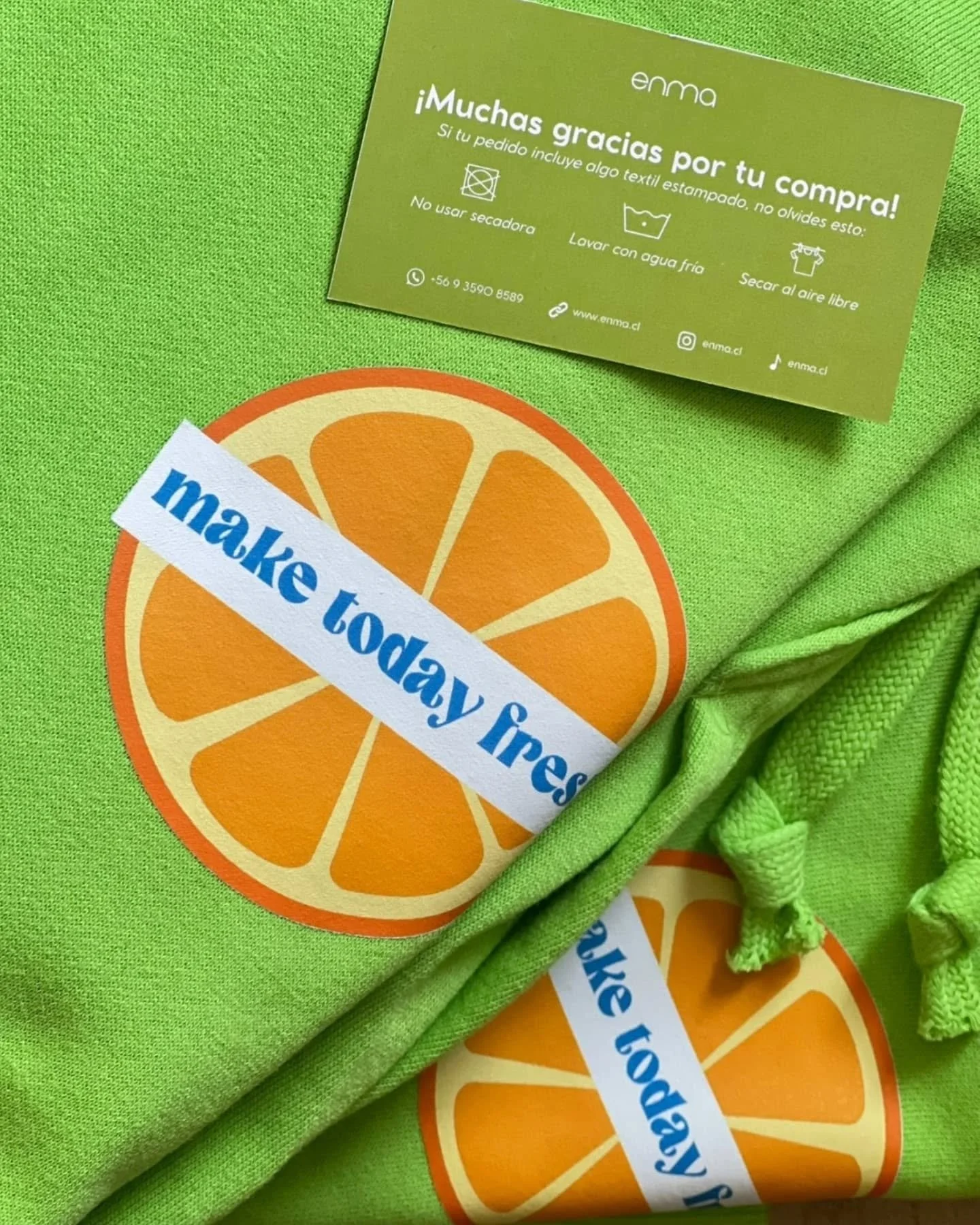 Estampado de poler&oacute;n Make today fresh 🍋

Pedidos al DM 🙆🏽&zwj;♂️

#dise&ntilde;o&uacute;nico #polera #poleraspersonalizadas #dise&ntilde;opersonalizado #emprendimientocreativo #personalizaci&oacute;n #productospersonalizados #dtf #merchandi