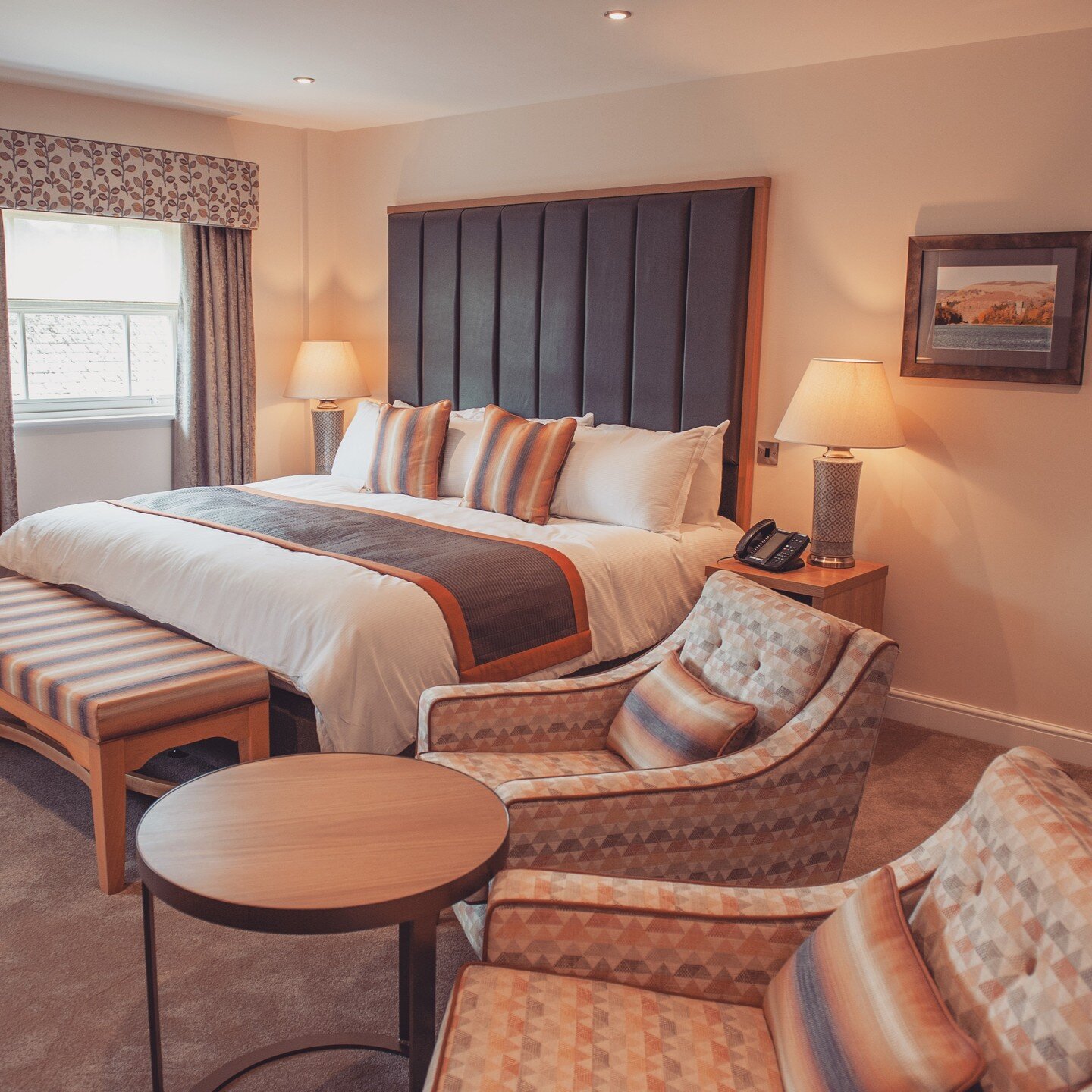 Treat Mum to an overnight stay in the heart of Bakewell.. or how about an afternoon tea with a bottle of prosecco courtesy of The H Bar and Restaurant, Bakewell 🍾🎁

Vouchers available now! 

To purchase please give our reception team a call: 01629 