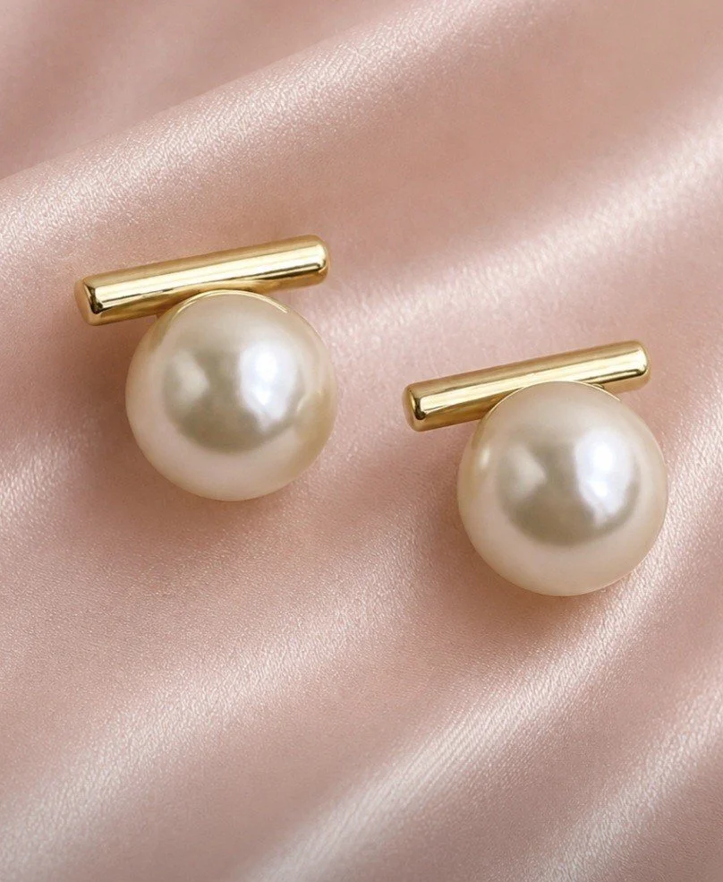 White pearl mary.jpg