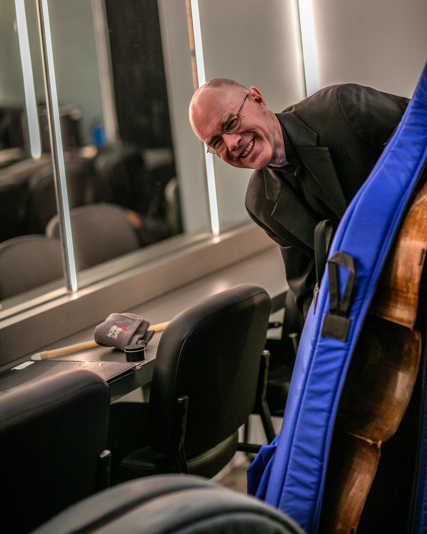 Good evening Reno! Just peeping out from behind the bass case to say we hope you are having a wonderful day! 👍