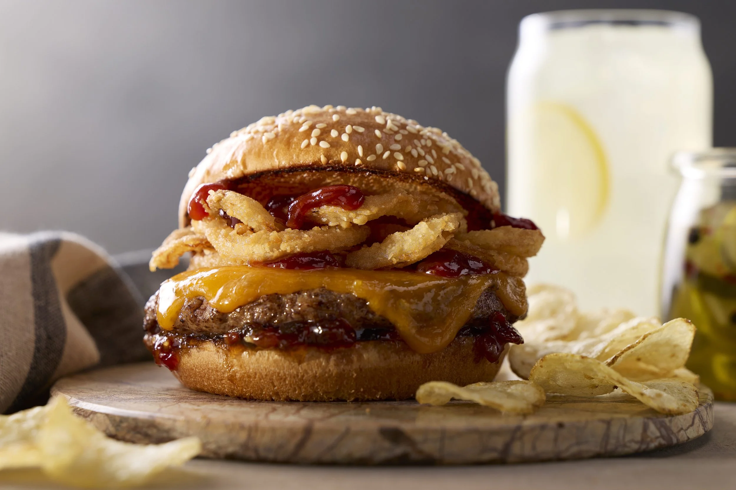 Bacon_Jam_Cheddar_Burger.jpg