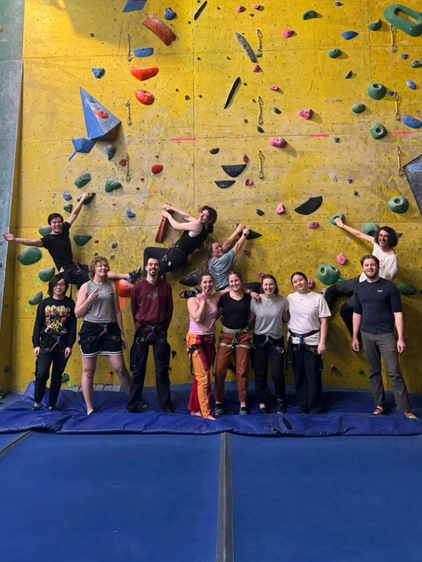 Learn to Top Rope Recap: 12 yolked folks are newly belay trained! ✅️

Congrats to all our schwifty members who showed up and left a little bit cooler 😎🧊🧗&zwj;♀️
