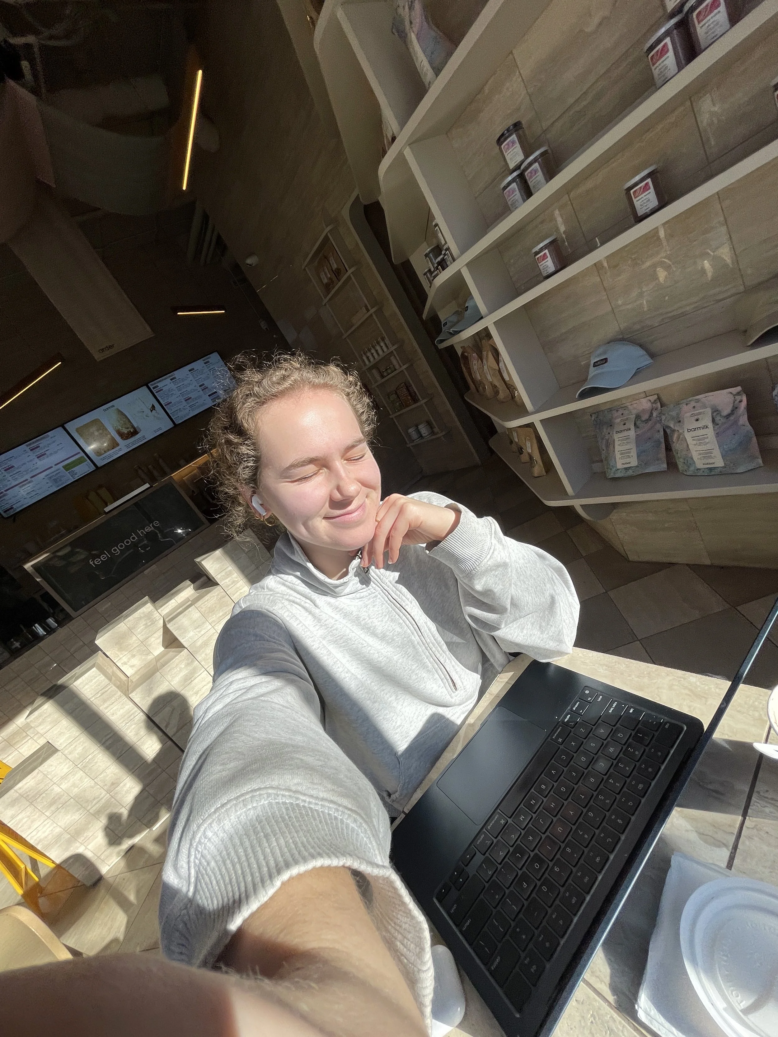 Me and my therapist have mutuals. 