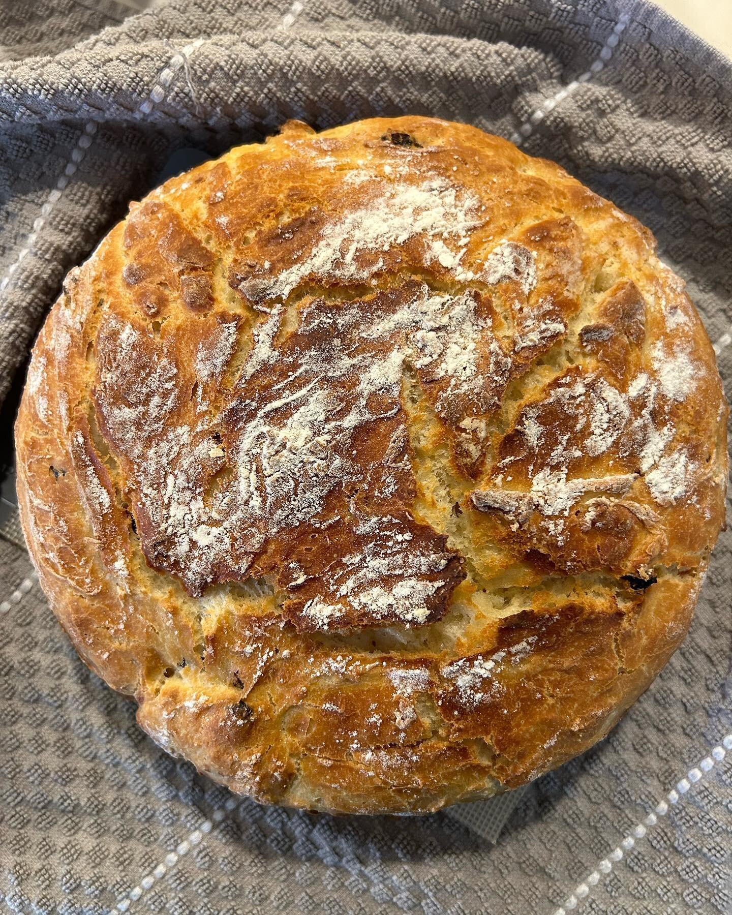 Happy St. Patrick&rsquo;s Day ☘️ about to enjoy some Irish Soda Bread! I was asked today what it tastes like and the best I could come up with was that it tastes like a big pancake (different texture) with raisins. Sounds good I think. 🌈 

Be Kind &