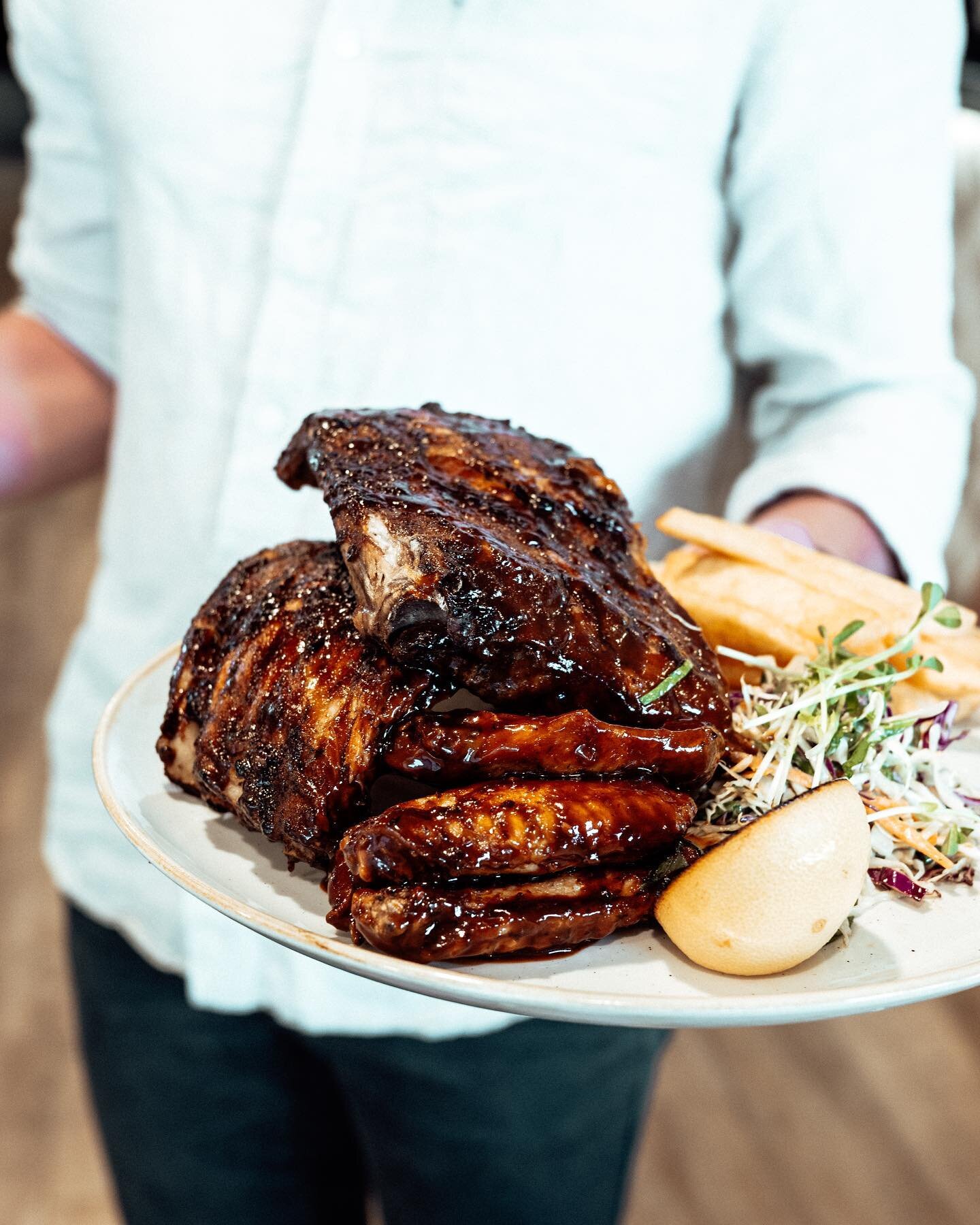 Thursday night special is here! 

Ribs n&rsquo; Wings for $20 starting from 5pm, pairing that with our $12 Margarita cocktail special

 #tackingpointtavern #portmacquarie #cocktails #margarita #thursdaynightspecial