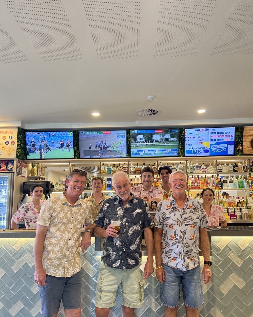 WELCOME TO SATURDAY&rsquo;S PUNTERS PARADISE

Hawaiian shirts encouraged, smiles are compulsory 🌺🍻
