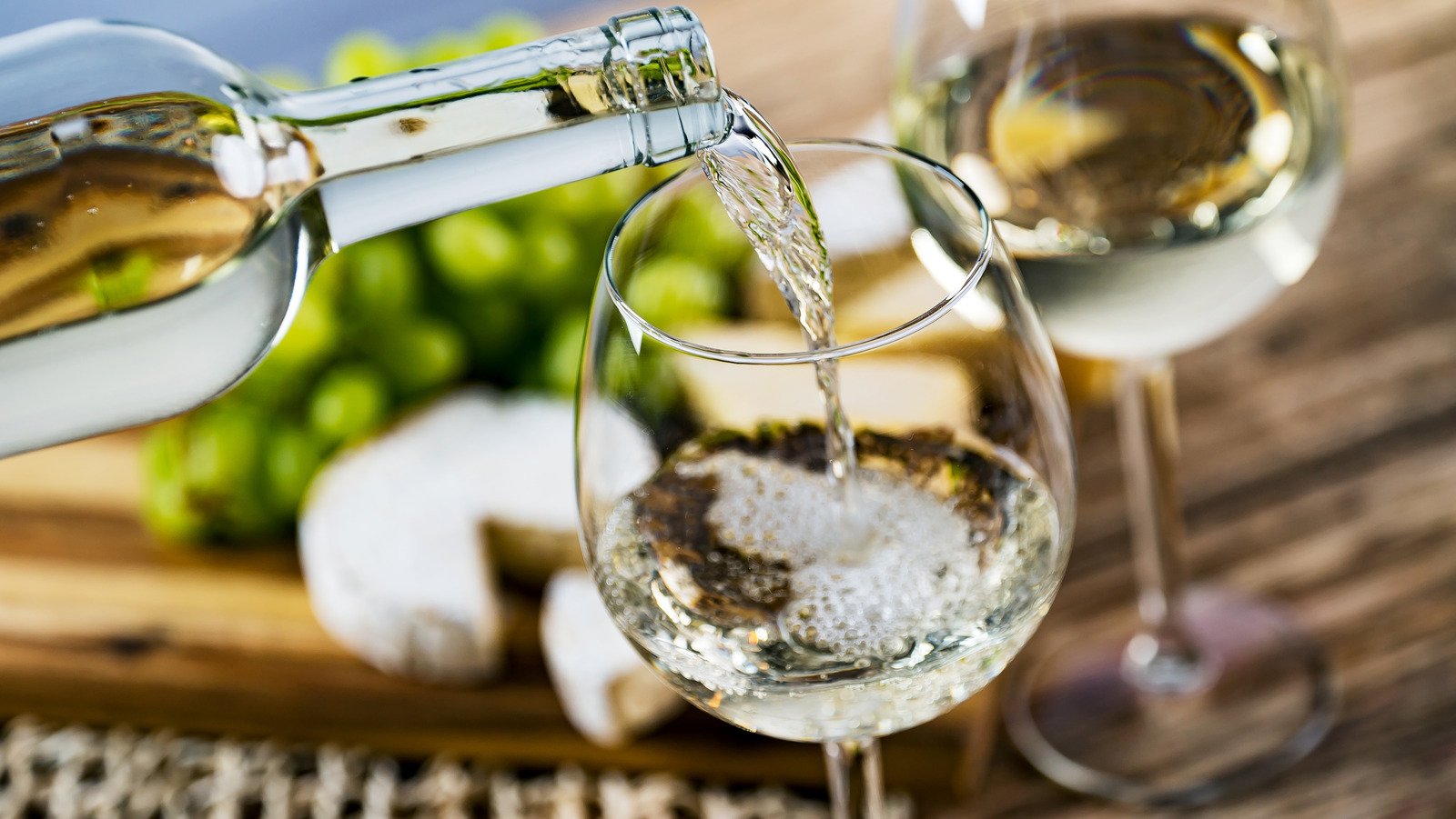 Exploring Italian White Grapes Beyond Pinot Grigio!