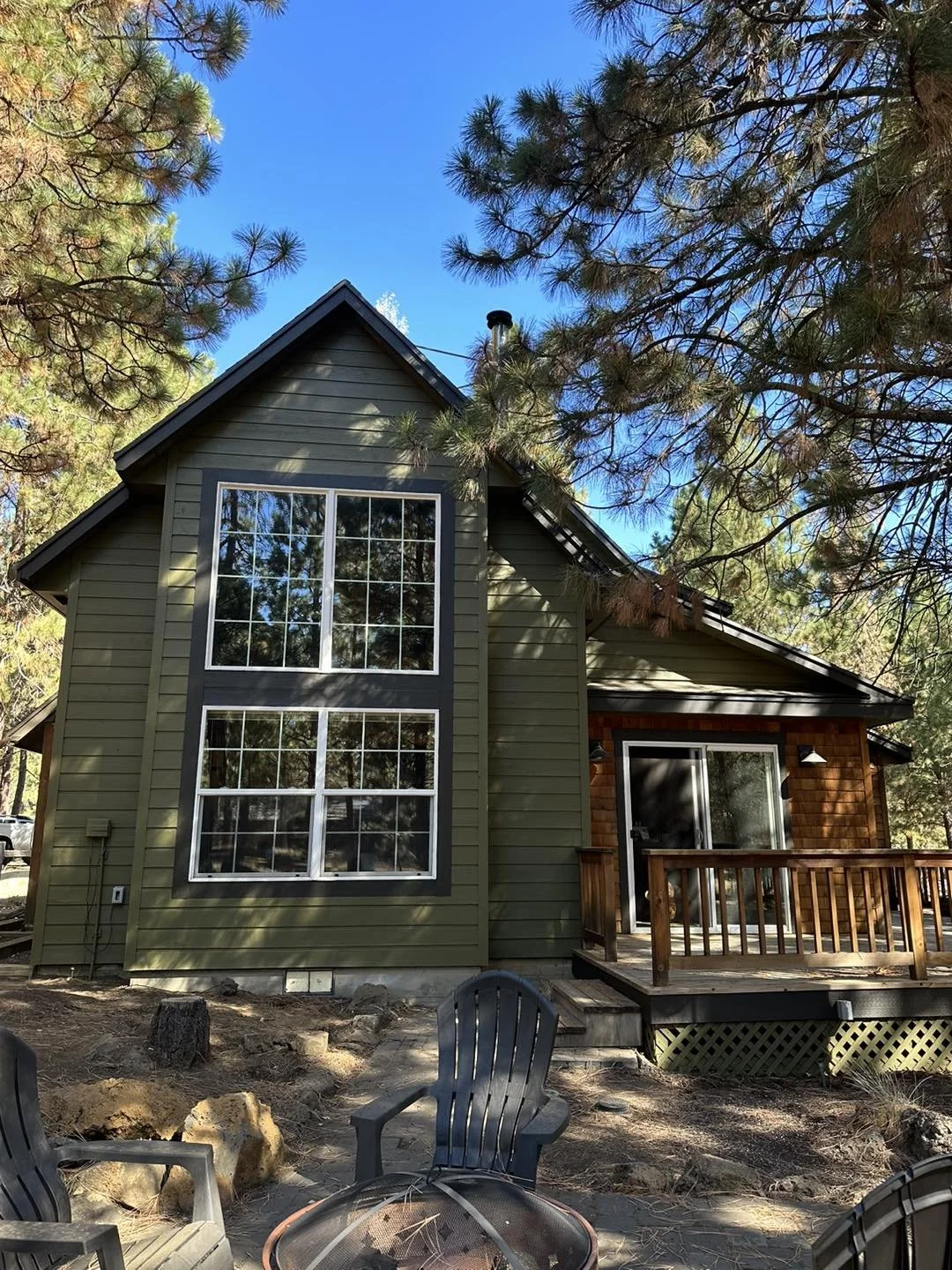Exterior house painting and staining project in Central Oregon by Straight Edge Painting
