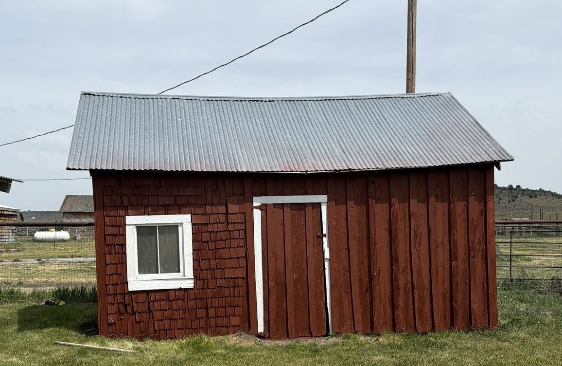 straight-edge-prineville-ranch-exterior.jpg