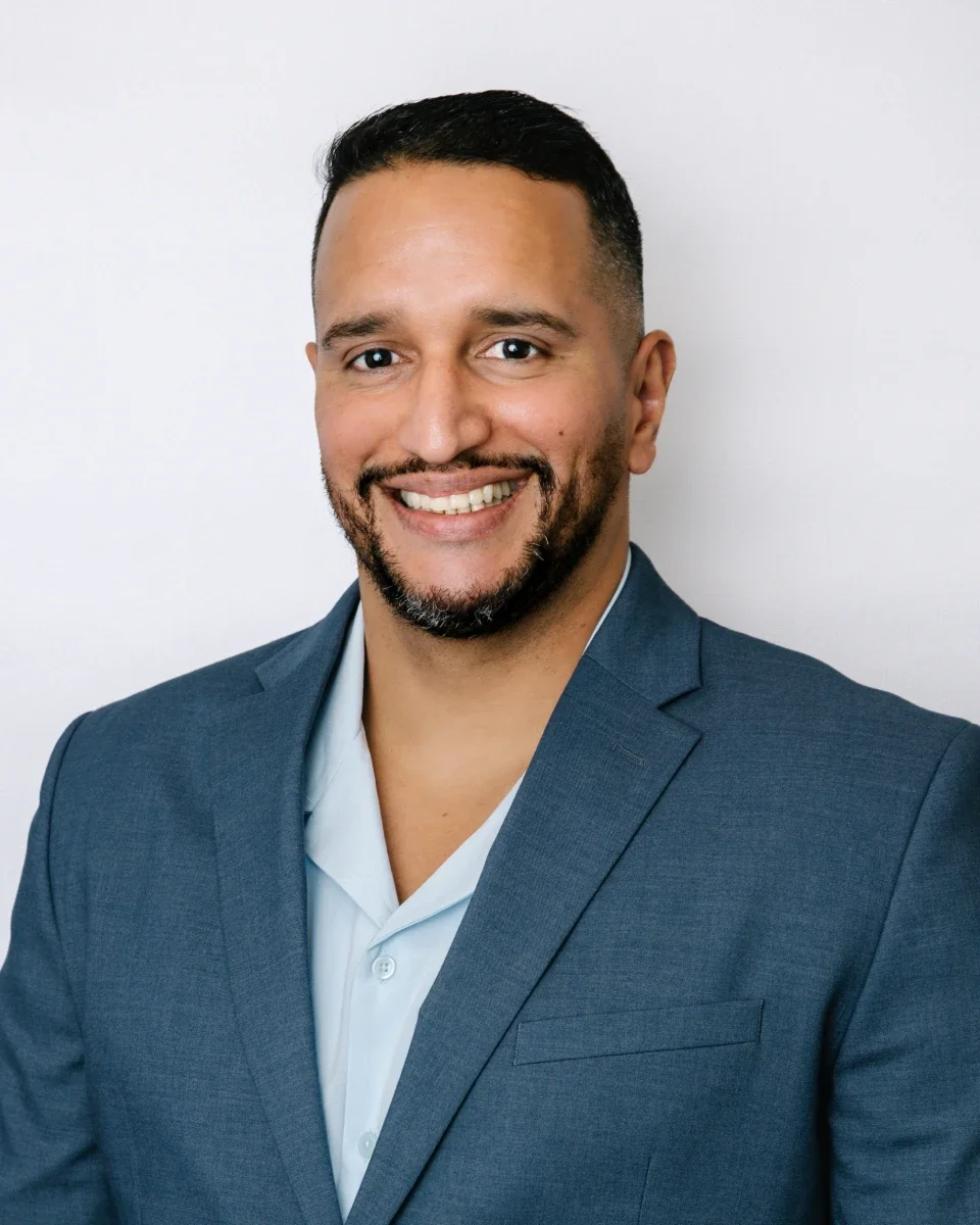 Headshot of Dennys Zamora