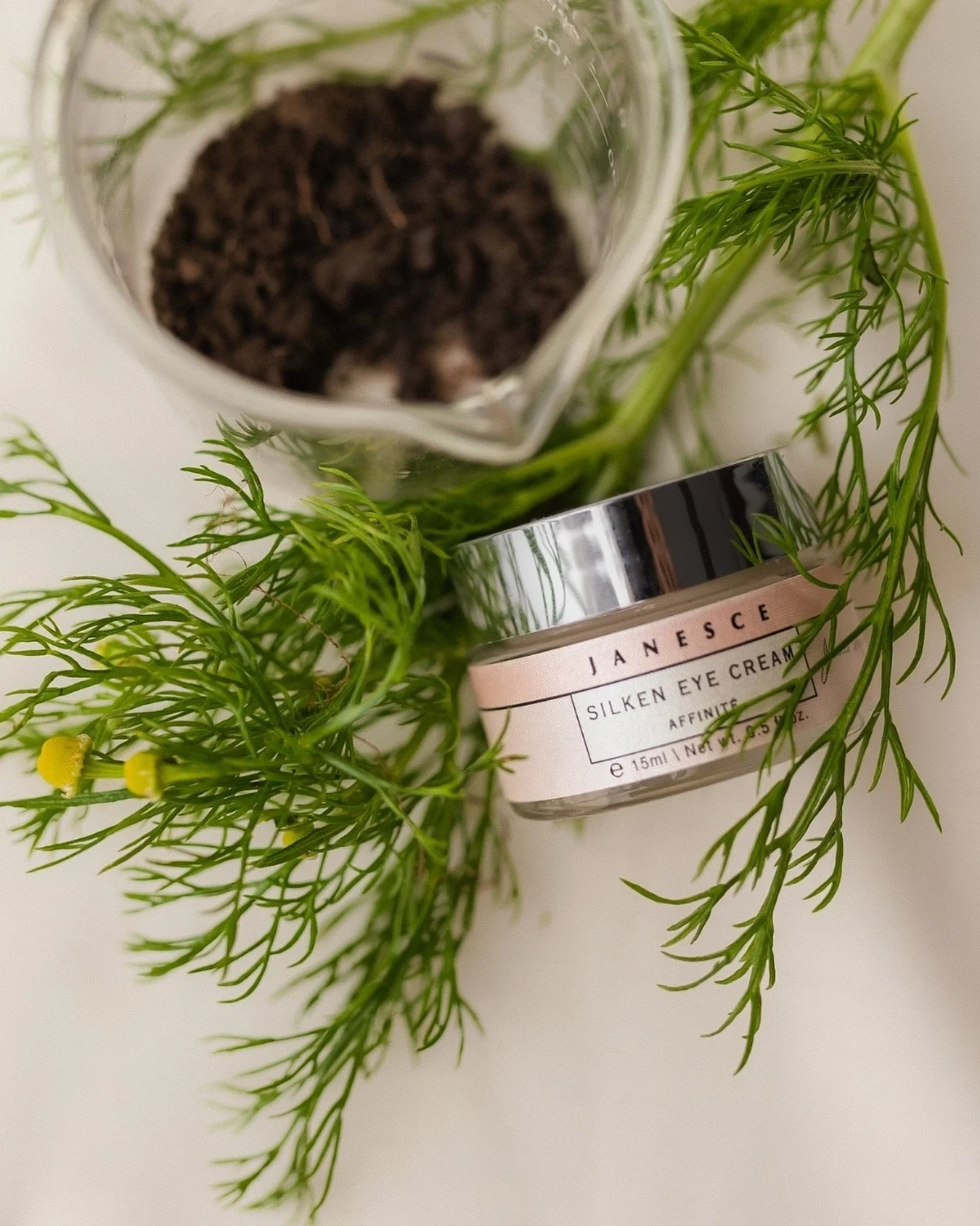 🌿Made for when your eyes feel tired and the skin beneath them needs a little extra care&hellip;

Our NEW Silken Eye Cream offers a soft touch of botanical nourishment.

Infused with Tincture Blend 48, featuring Eyebright and Bilberry, this soothing 