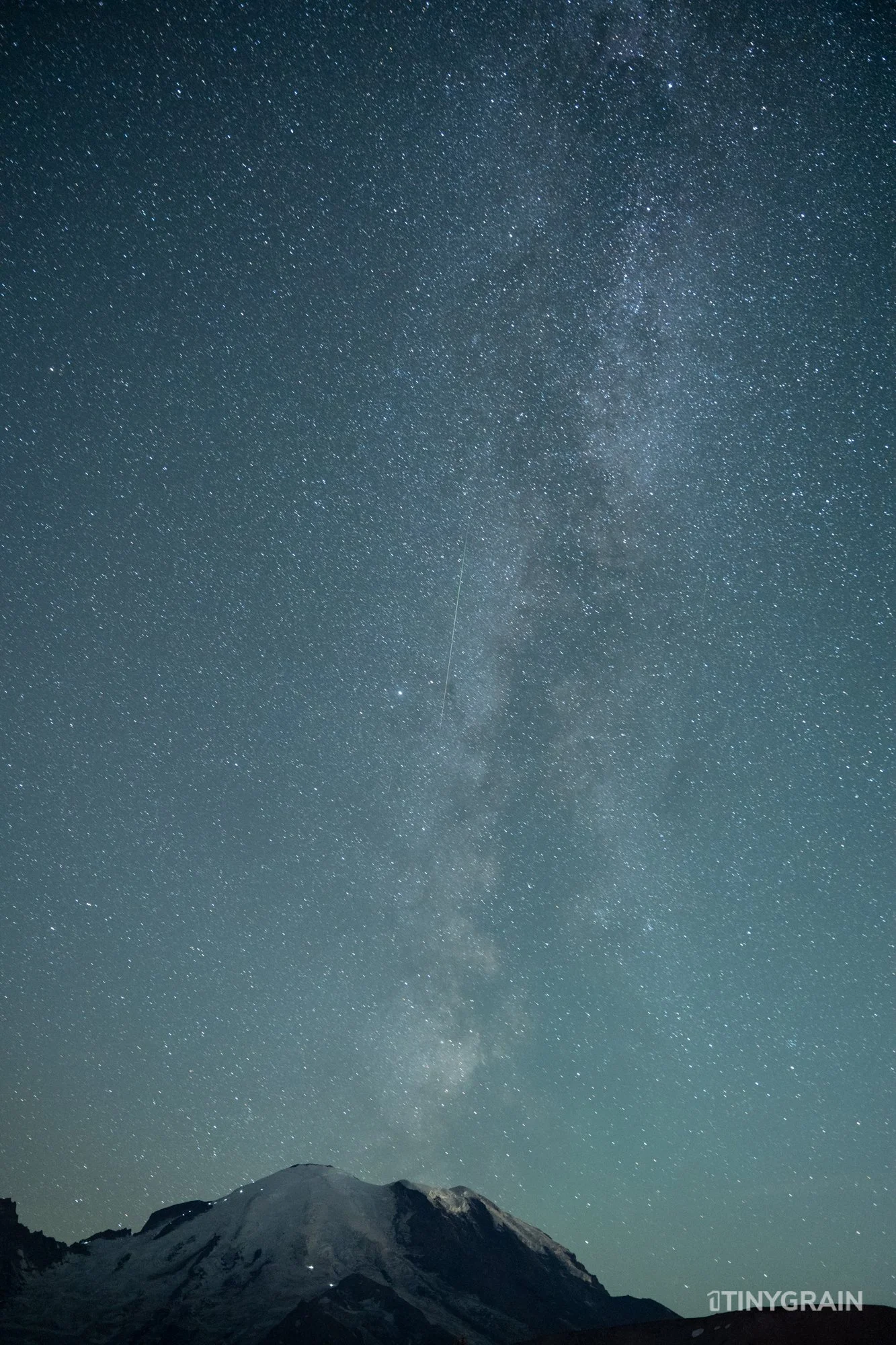 20230812-NPW-MtRanierNP-A7IV-A7404227-perseids-mt-ranier-nationalpark-meteors-astrophotography-nightphotography-milkyway.jpg