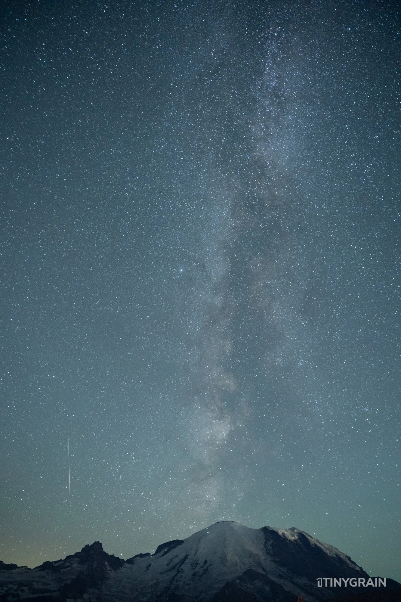 20230812-NPW-MtRanierNP-A7IV-A7404155-perseids-mt-ranier-nationalpark-meteors-astrophotography-nightphotography-milkyway.jpg