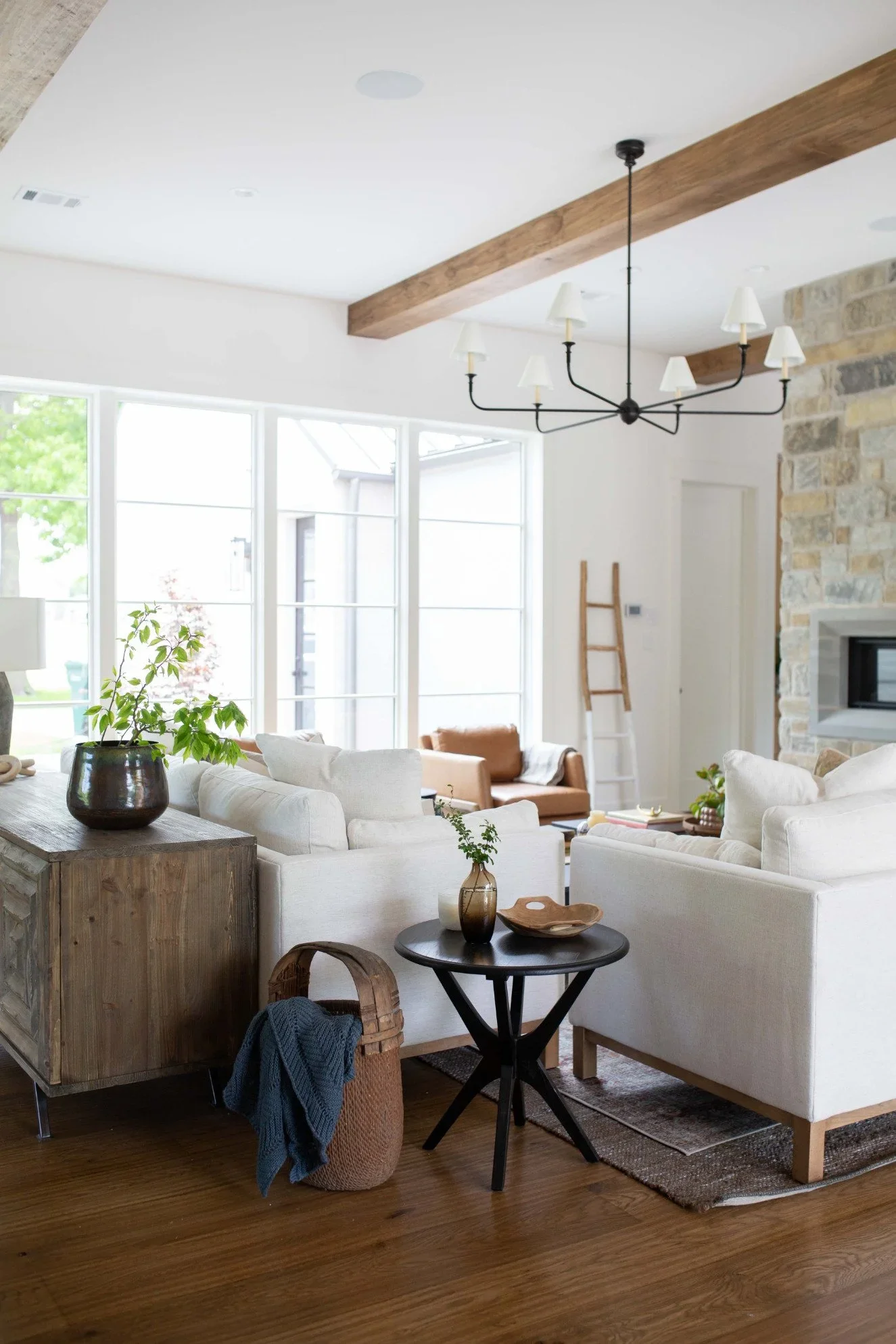 Living_Room_19.jpg.webp