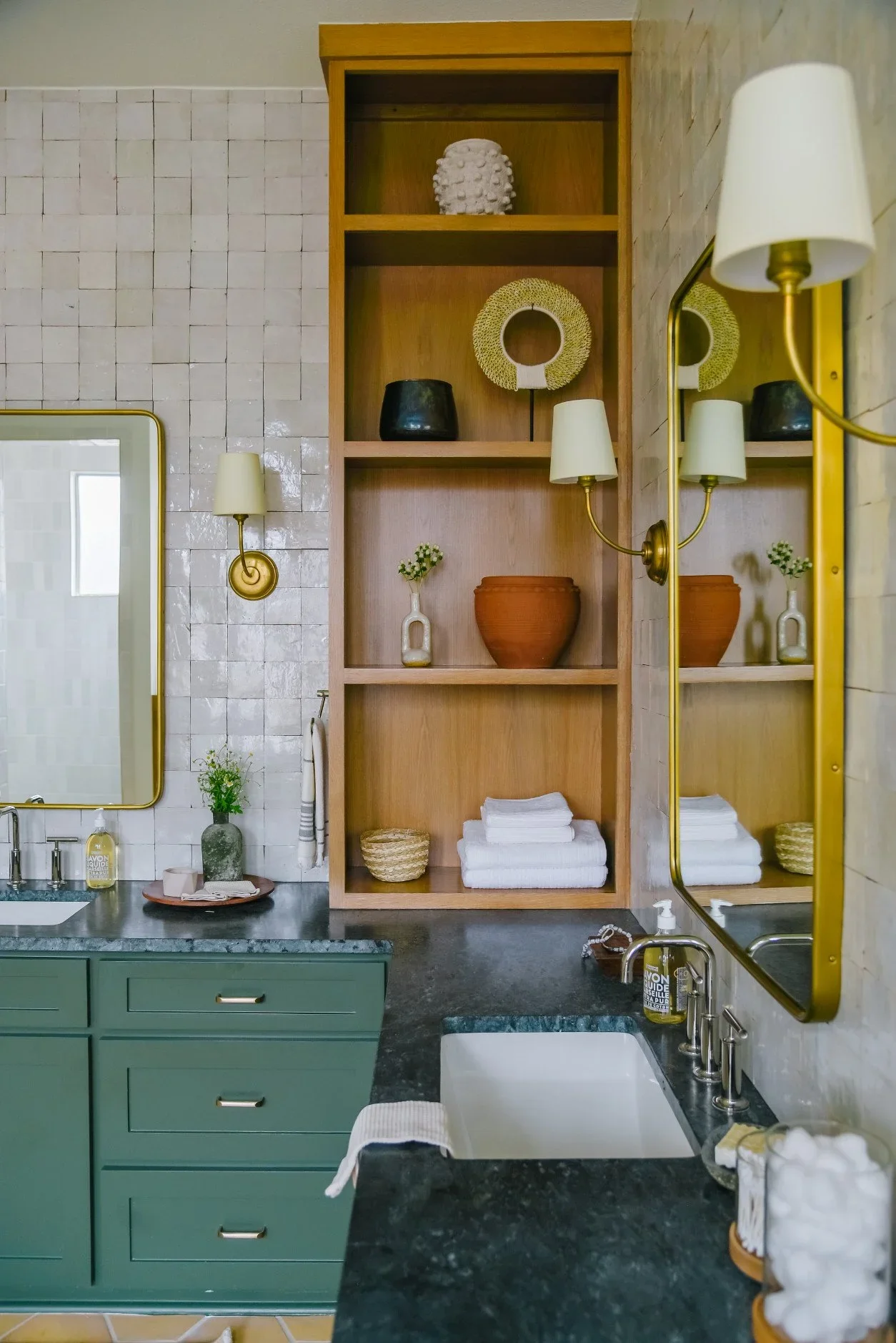 How to Incorporate Bold Colors Into a Neutral Home