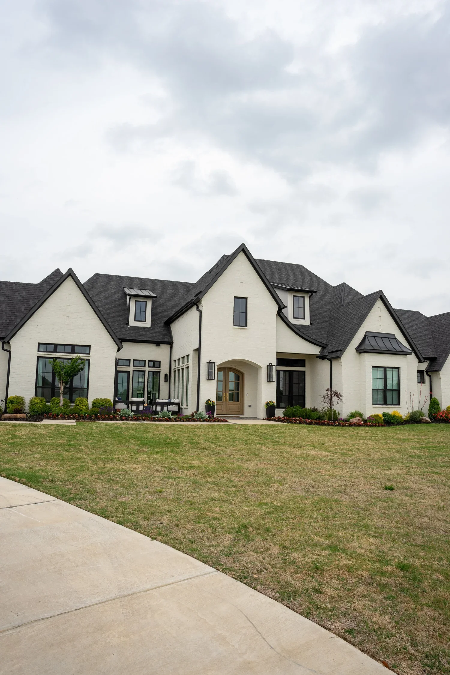 exterior.jpg.webp