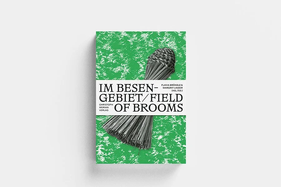 BUCHPRÄSENTATION: IM BESENGEBIET / FIELD OF BROOMS
