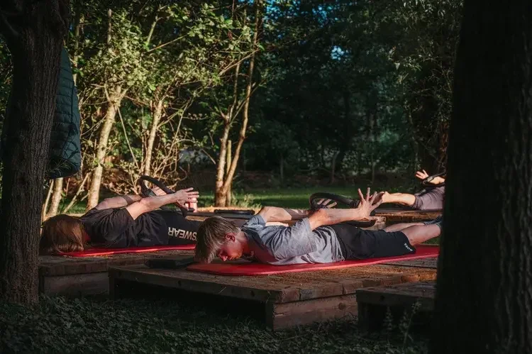 Pilates buiten in Drongen