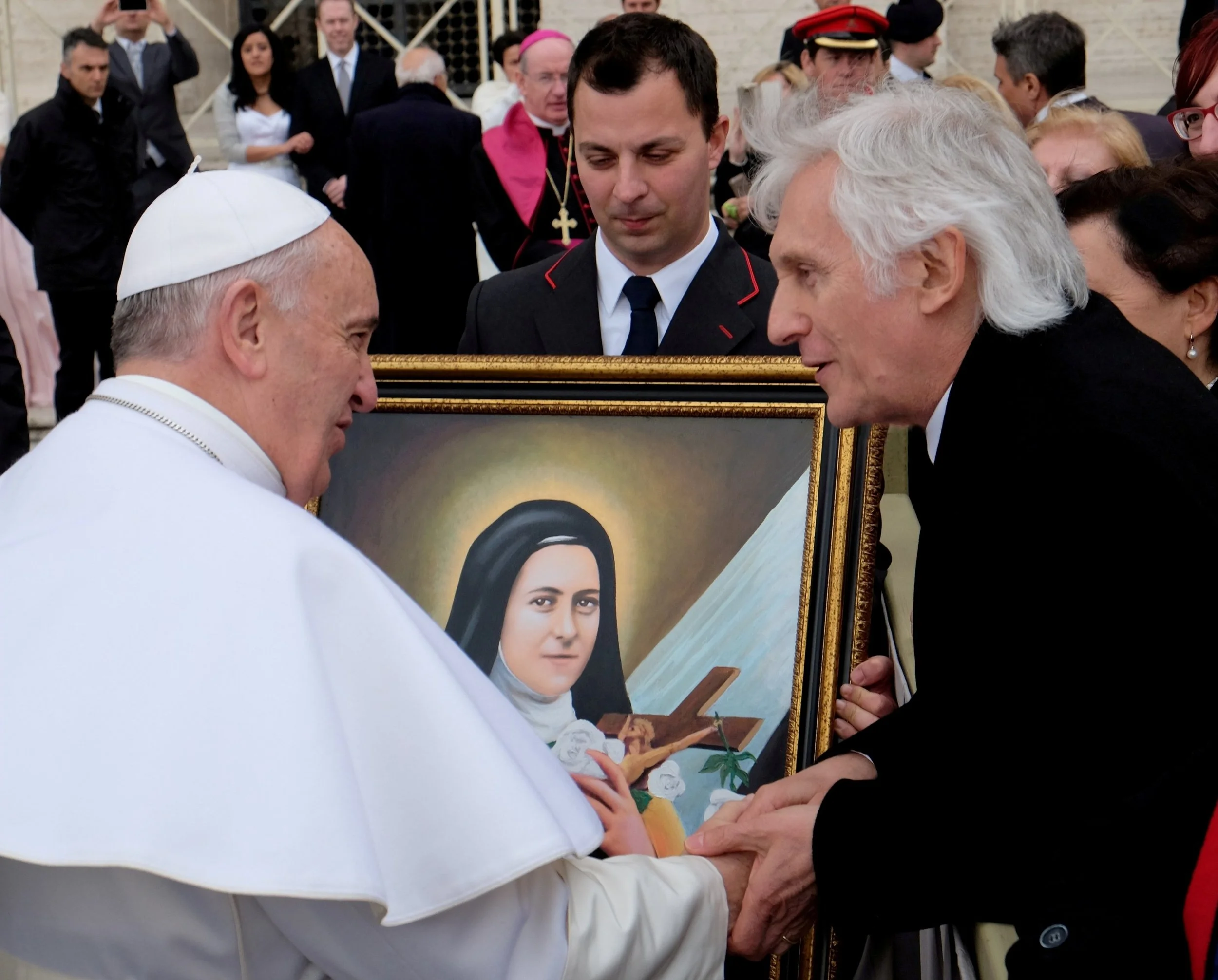 60-	Città del Vaticano, 4 marzo 2015: cordiale incontro con Sua Santità Papa Francesco in San Pietro con la consegna della mia opera pittorica ritraente “Santa Teresa di Lisieux”, collocata nella Sua residenza papale