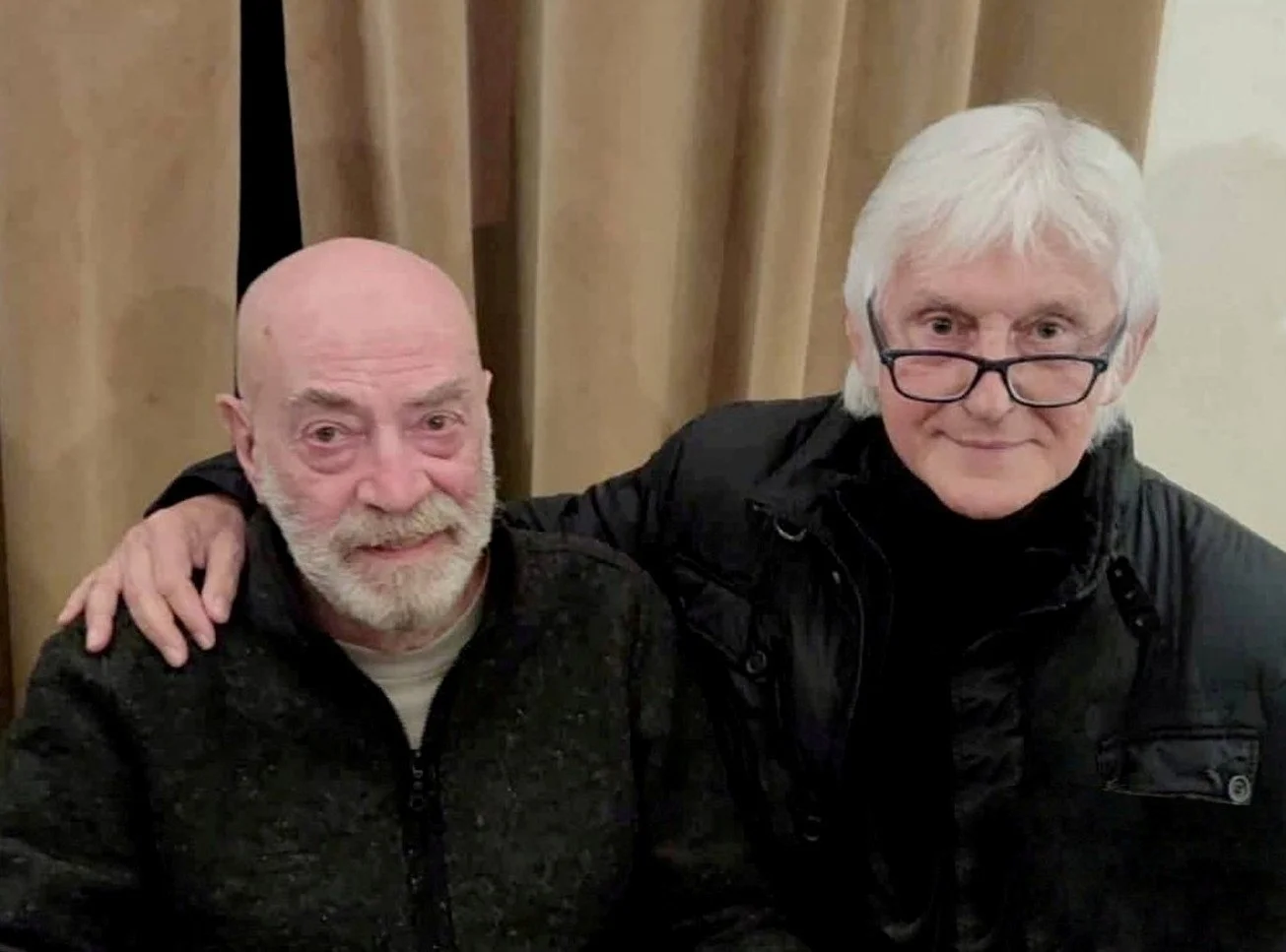 92-	Con il giornalista, scrittore e conduttore televisivo Toni Capuozzo