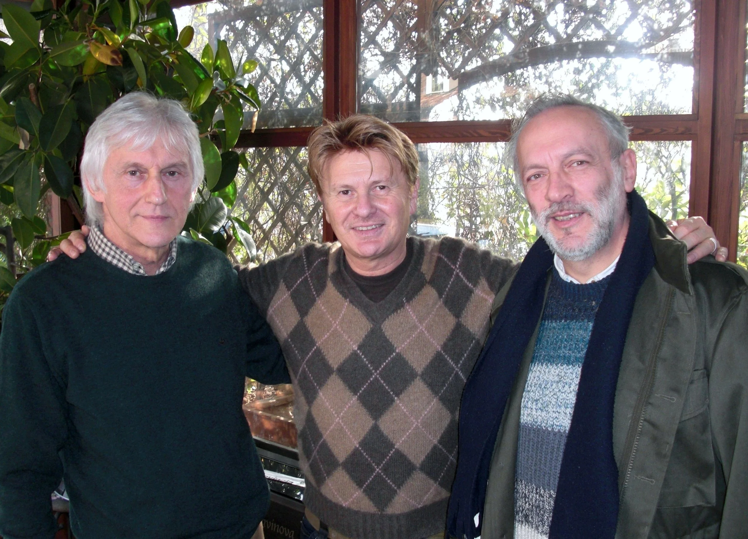 31-	Un buon caffè tra artisti a casa di Ron; con noi il giornalista-scrittore Claudio Croce