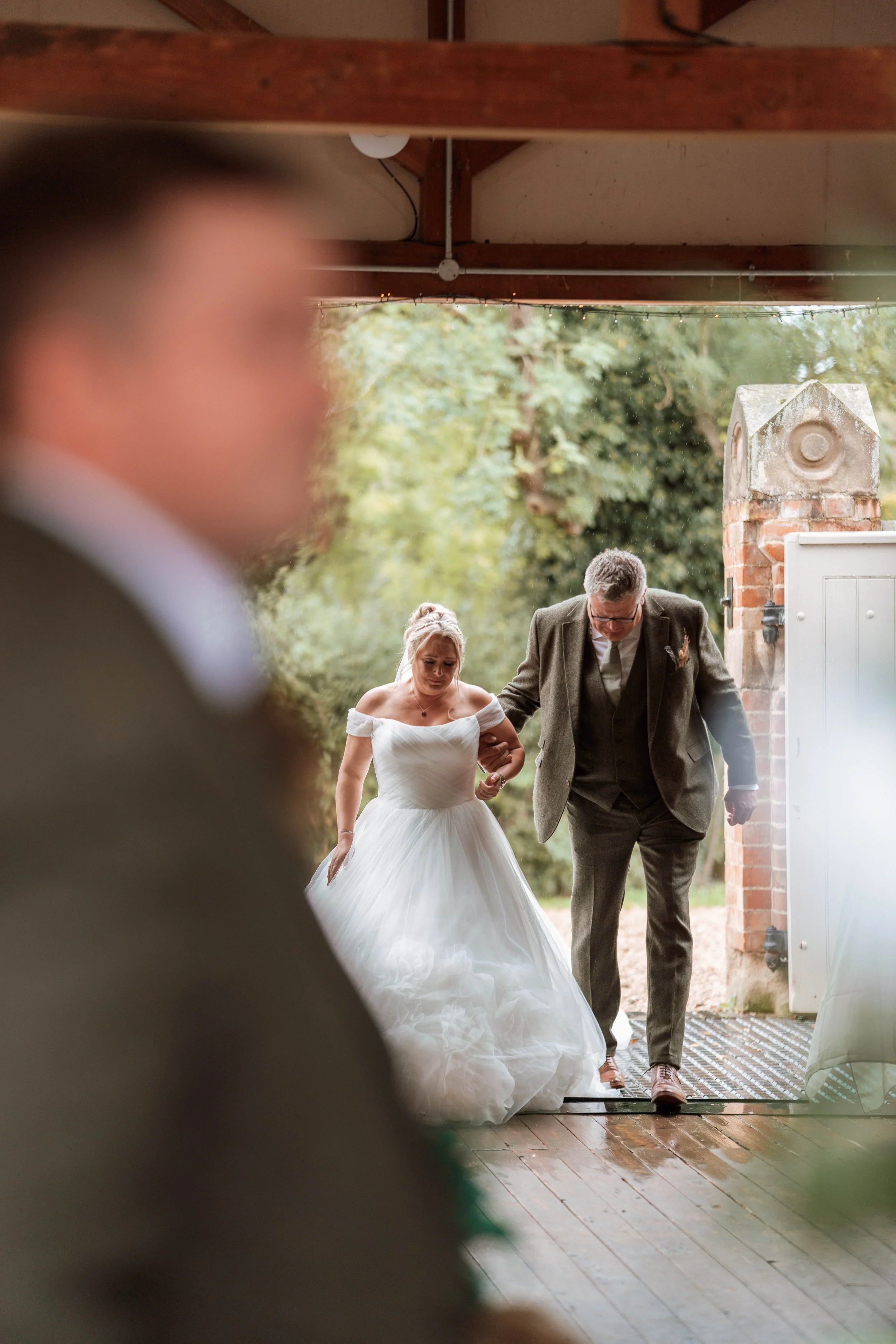 aisle photoshoot wedding day dad
