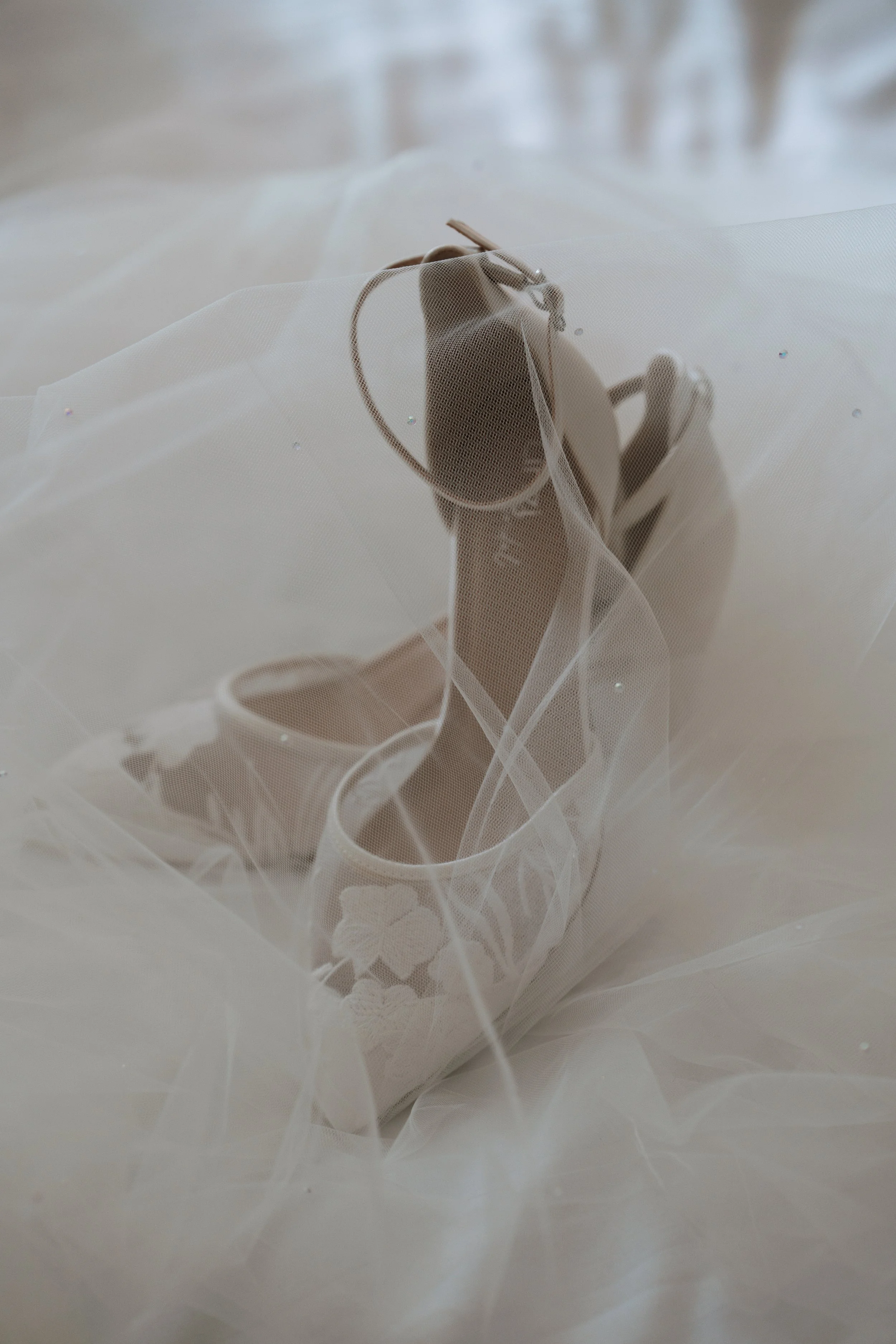 wedding shoes wedding morning detail photo
