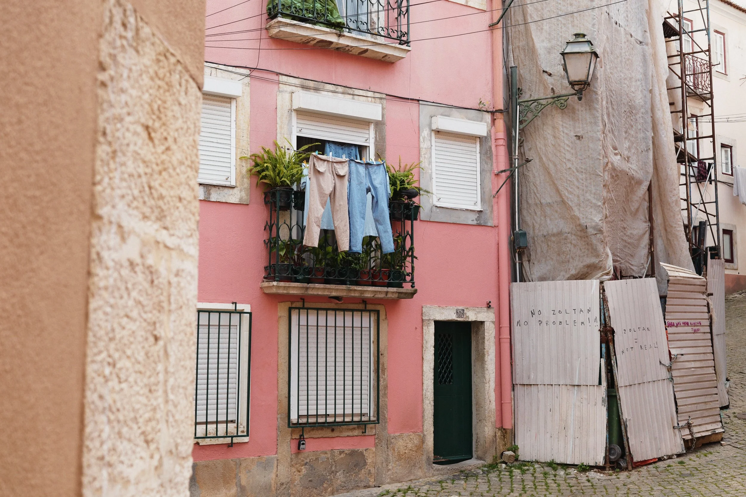 289 Alfama 250B LUMIX look30.jpg