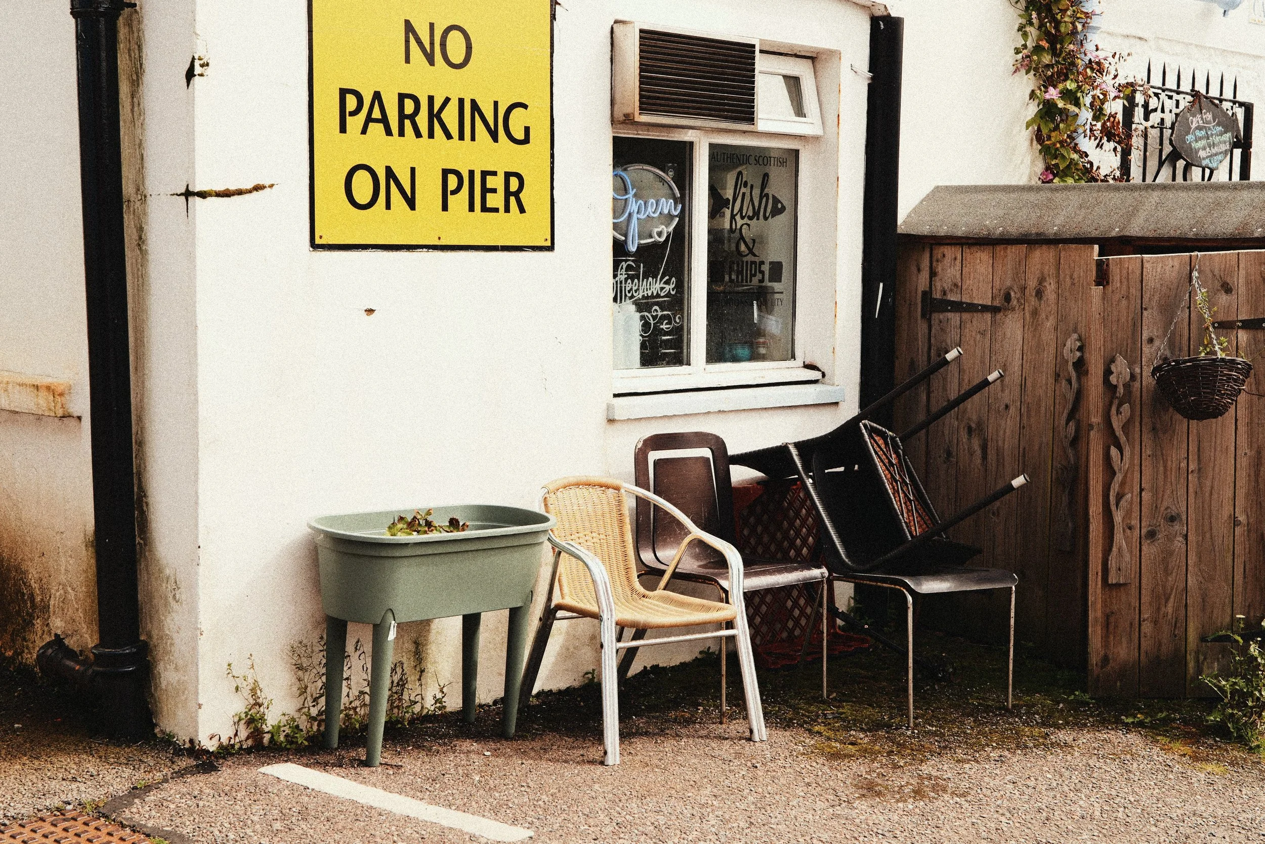 248 Kodak Gold LUMIX Look21.jpg