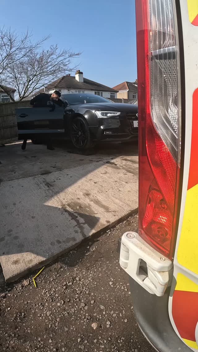 Audi A5 B8 2.0 TDI Full Service for @rannyssss 🔥
#alpha #autos #alphaautos #vehicle #maintenance #service #oilchange #Audi #a5 #s5 #rs5 #vag #tdi #mechanic #garage #car #carsofinstagram #asmr #satisfying #fyp #business #entrepreneur