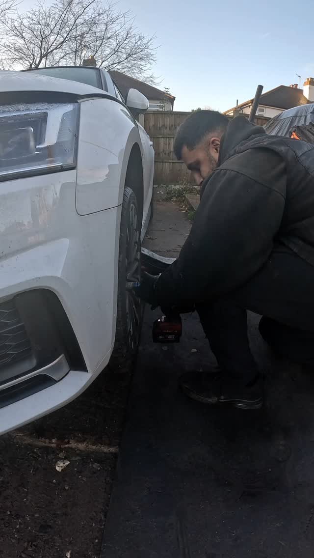 The ASMR is strong with this one 😎 Audi A5 Cabriolet front Discs and Pads
#alpha #autos #alphaautos #vehicle #maintenance #audi #audia5 #s5 #rs5 #performance #racecar #asmr #mechanic #garage #satisfying #fyp #viral #business #entrepreneur