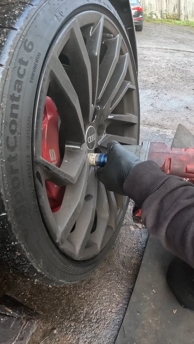 Audi RS4 B9 Discs and Pads!
#alpha #autos #vehicle #maintenance #Ltd #garage #workshop #mechanic #diy #asmr #satisfying #Audi #rs4 #b9 #b9rs4 #ea839 #v6 #turbo #performance #vag #vagcars #carsofinstagram #fyp #blowthisup