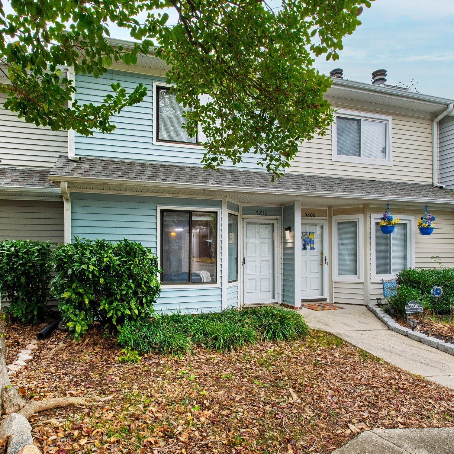 Tag someone who keeps saying they want to buy a house but think everything in Raleigh is too expensive.

This townhome was just reduced to $185,000 and the seller is motivated.

A great opportunity for:
&bull; First-time buyers
&bull; Investors
&bull