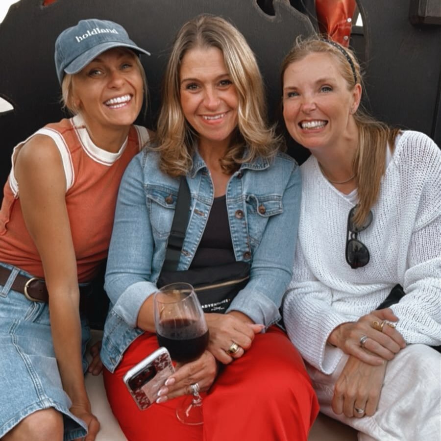 Day seven of our @adventuresbydisney Italy trip (part 2): Disney threw us an epic farewell party aboard a pirate ship that cruised the waters of Venice while we ate dinner, danced, and took lots of &ldquo;last night&rdquo; photos. 🏴&zwj;☠️⚓️

When w