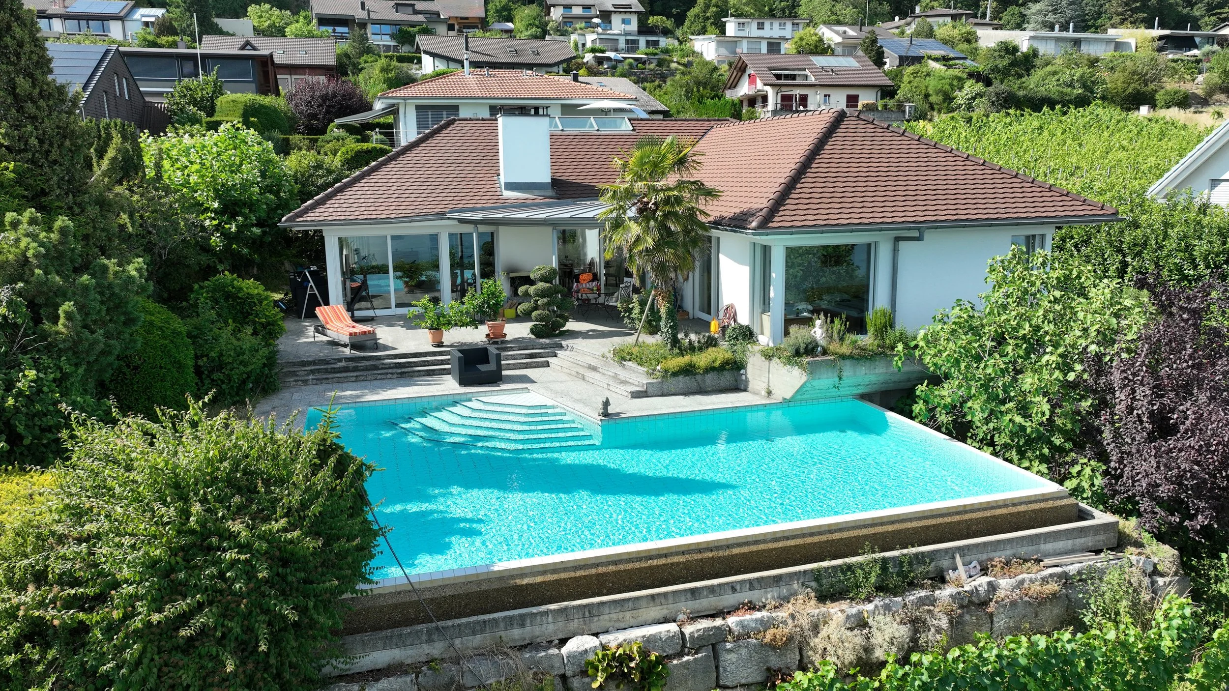5.5-Zimmer Villa mit Schwimmbad in Schernelz
