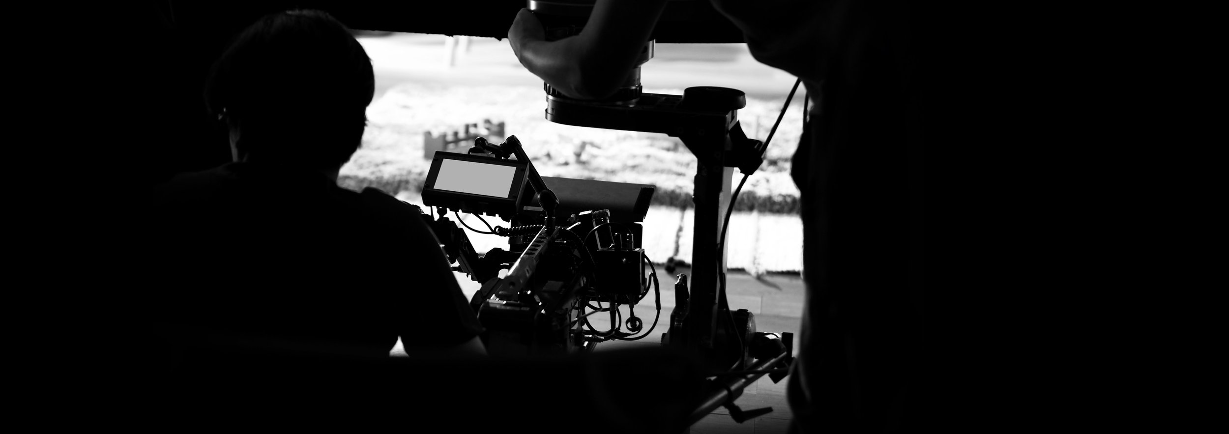 behind-the-scenes-of-video-production-in-studio-wh-2022-11-16-18-06-36-utc.jpg