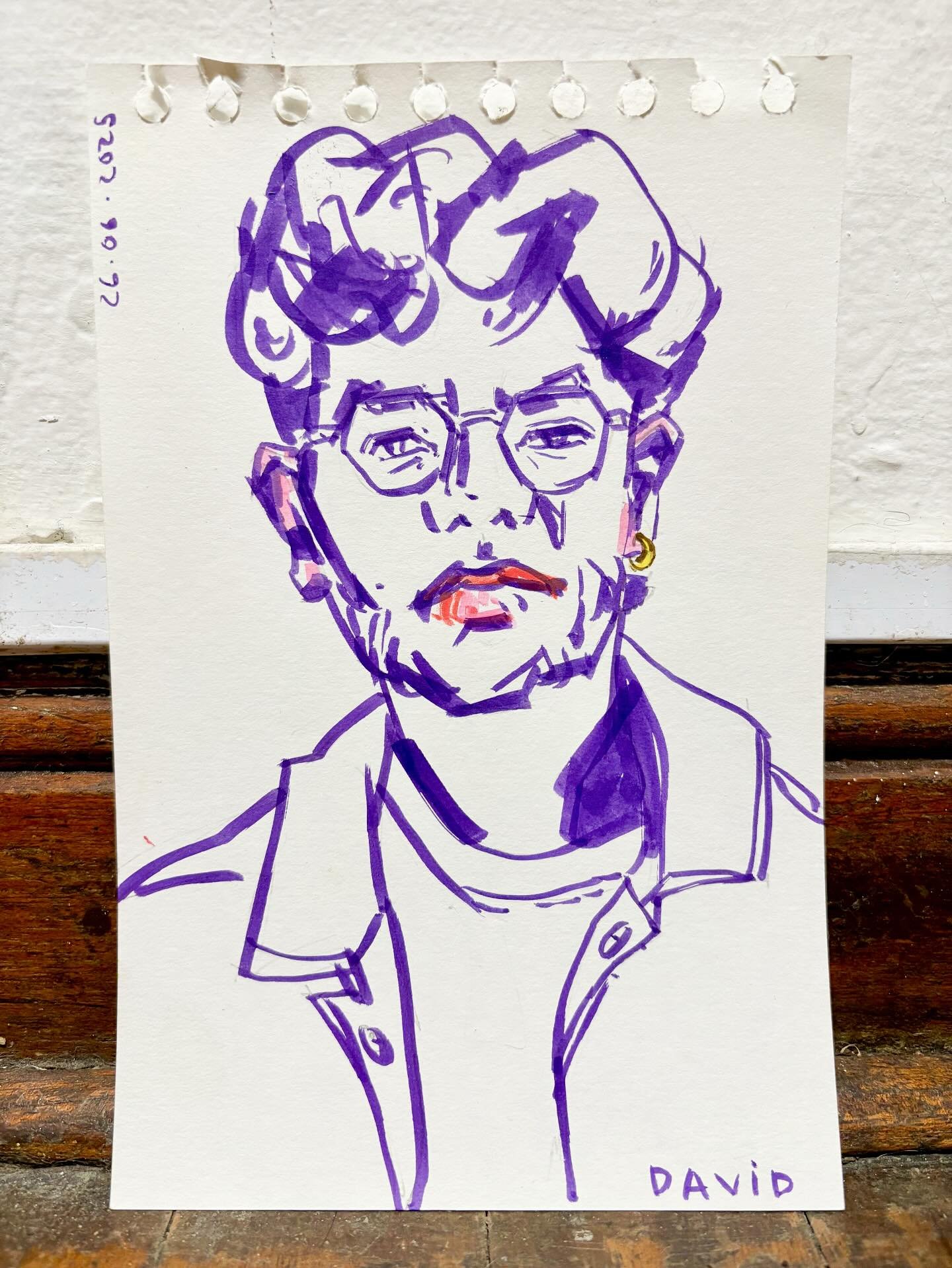 Retratos instant&aacute;neos #5: lindo es dibujar y ser dibujado 😝 estudiantes tesos del &uacute;ltimo taller con mi casita @casatinta.bogota 🧡
@davidacosil 

#drawing #marker #acryliconpaper #sketch #portrait #artist #artistacontempor&aacute;nea #