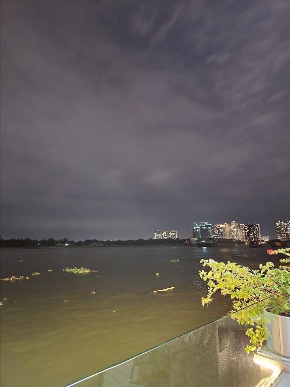 SaigonRiverNight-large.jpg