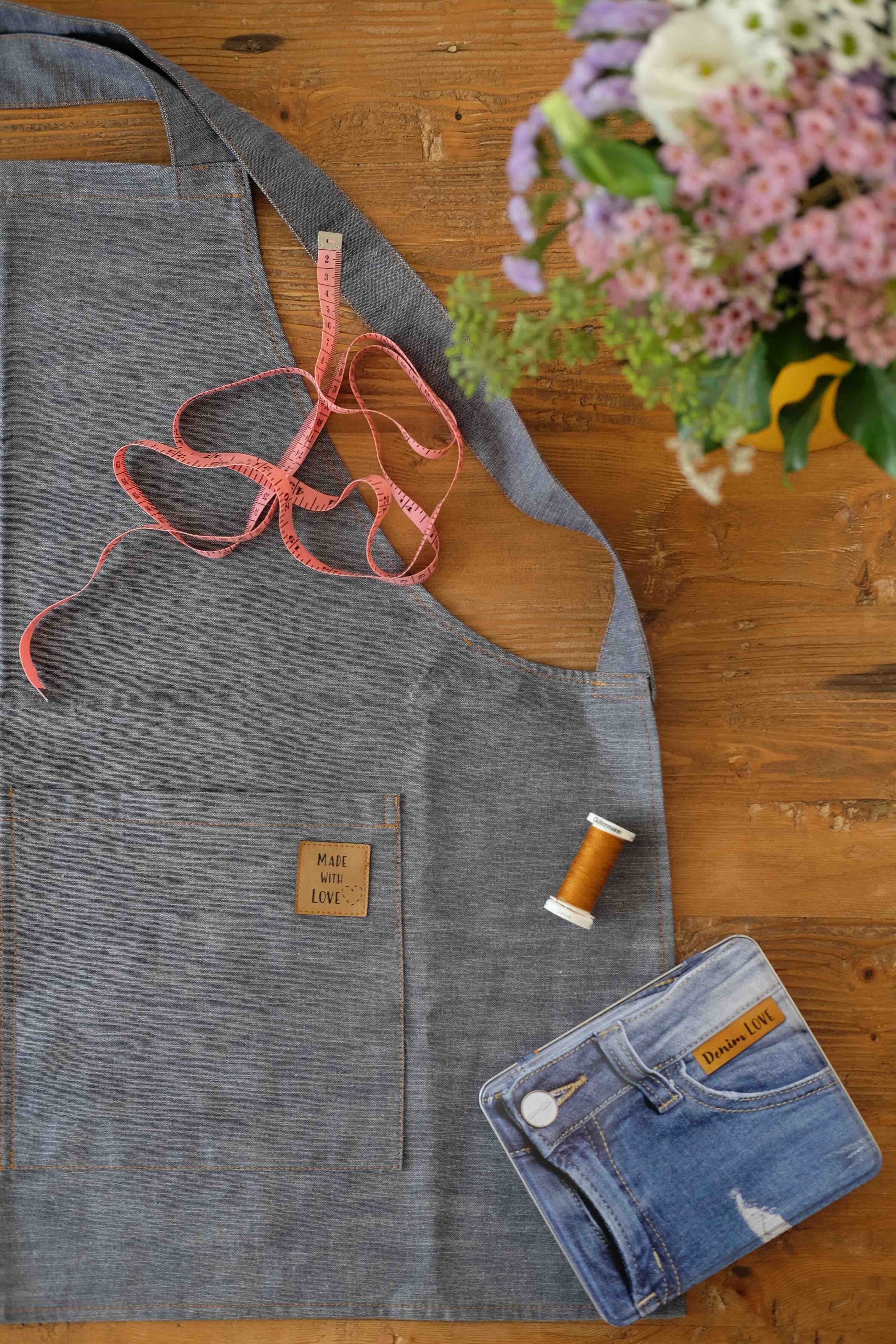 Grembiule giapponese incrociato in denim: tutorial e cartamodello