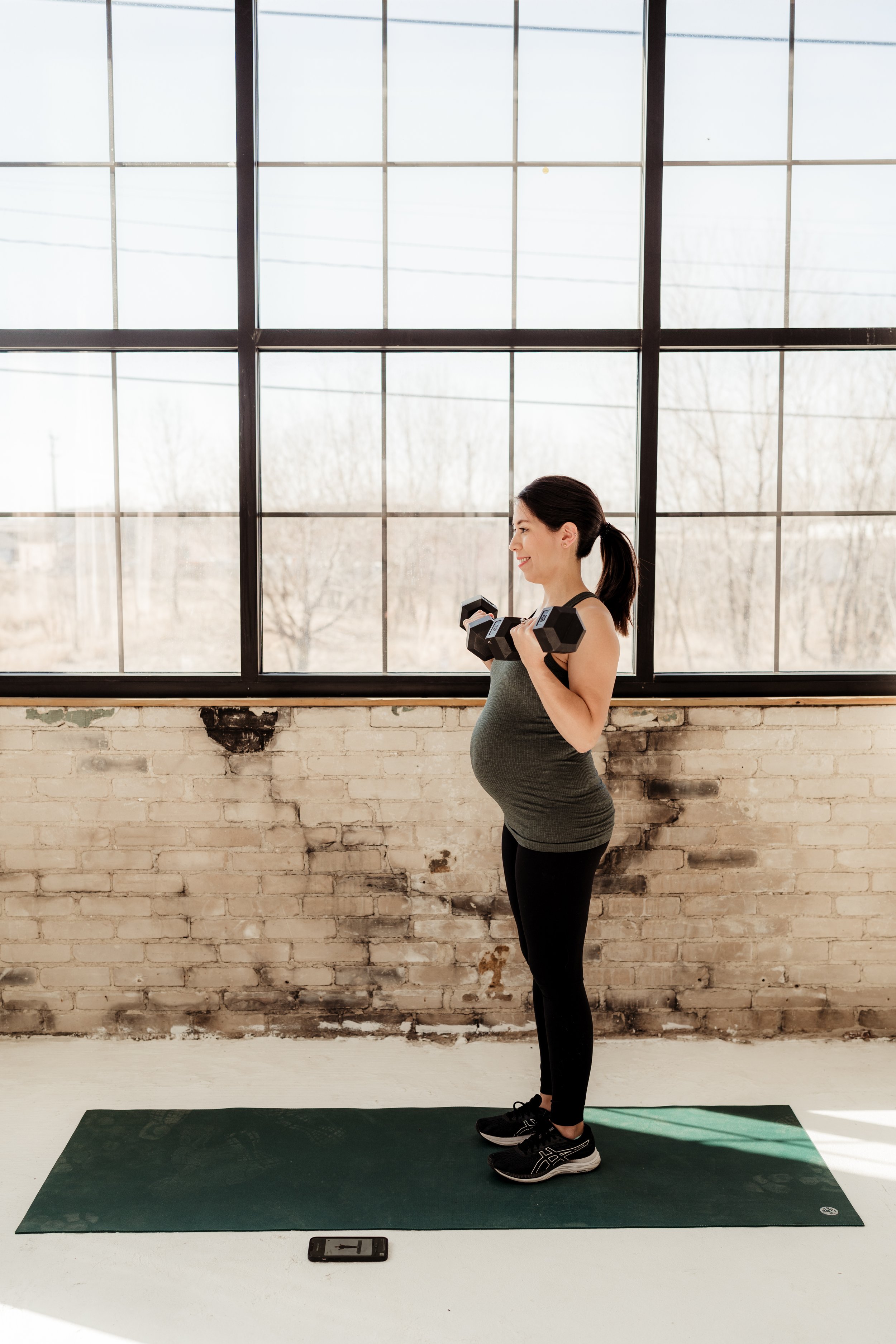 Pregnancy workout routine - schedule and workout clothes for pregnancy