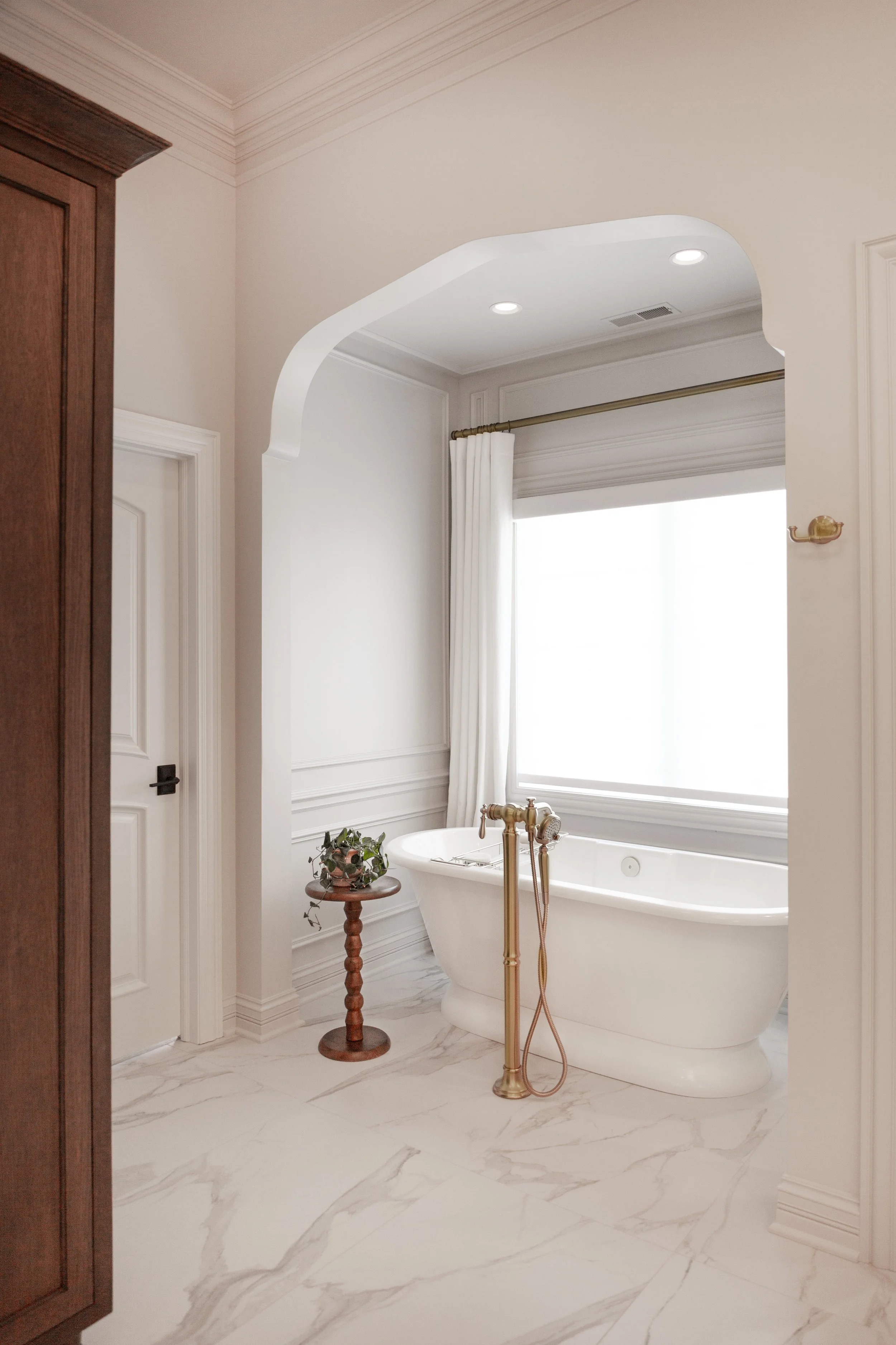 soaking_tub_tall.jpg
