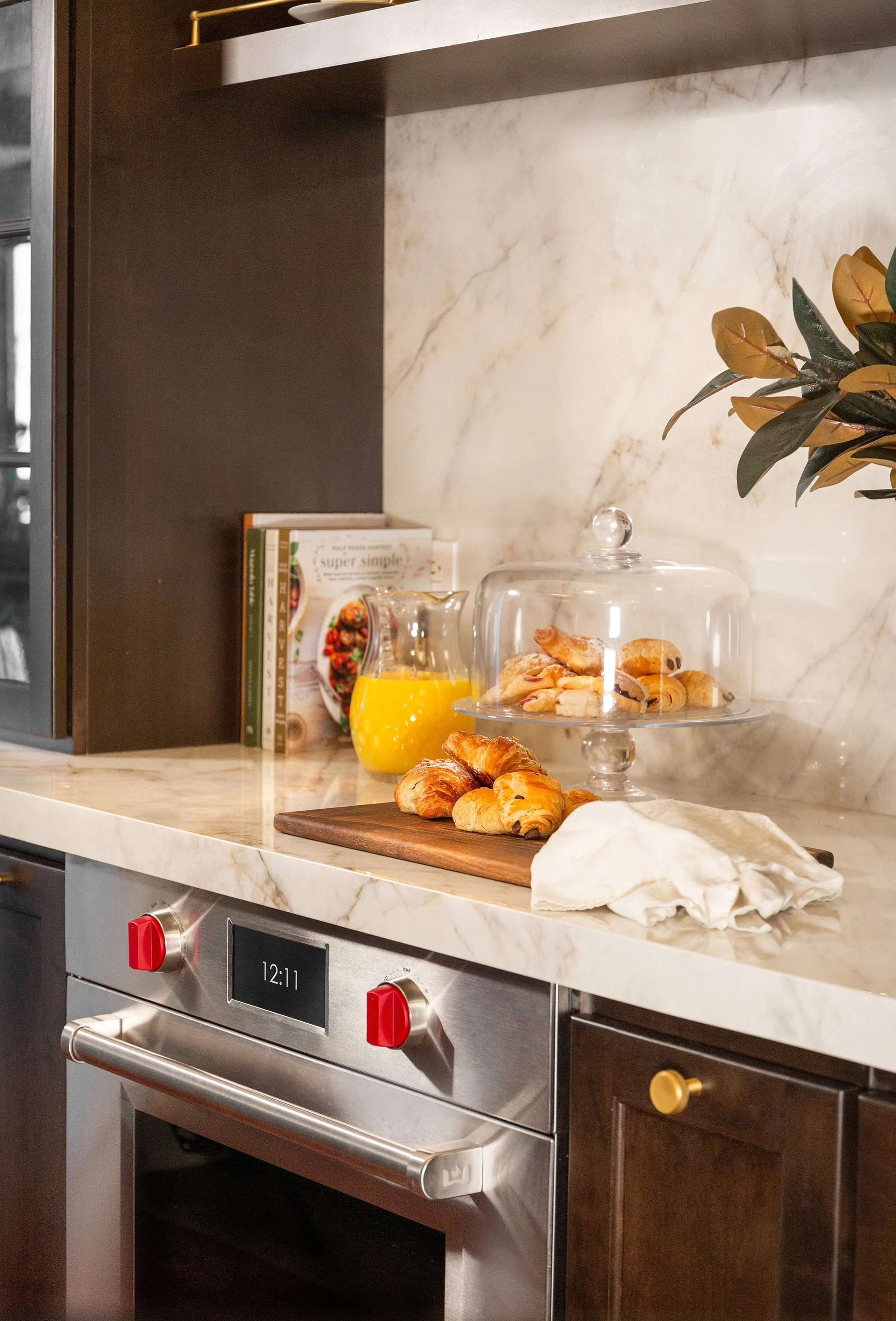 pastries_counter.jpg