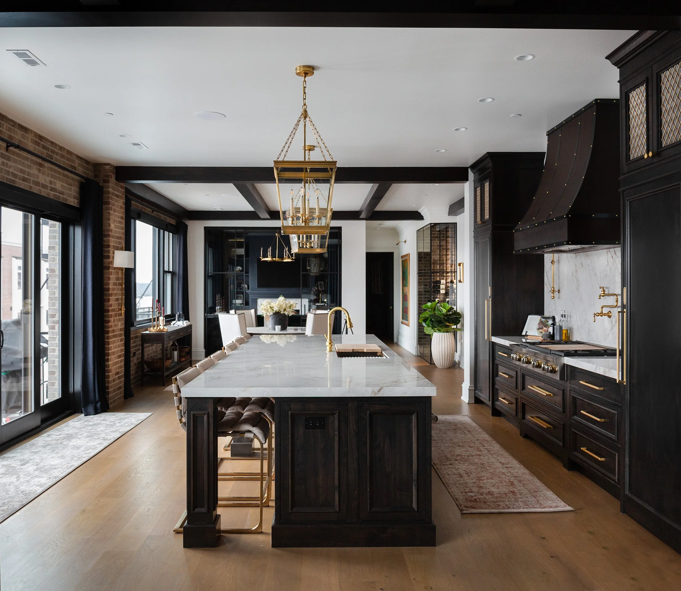 kitchen_side_wide.jpg