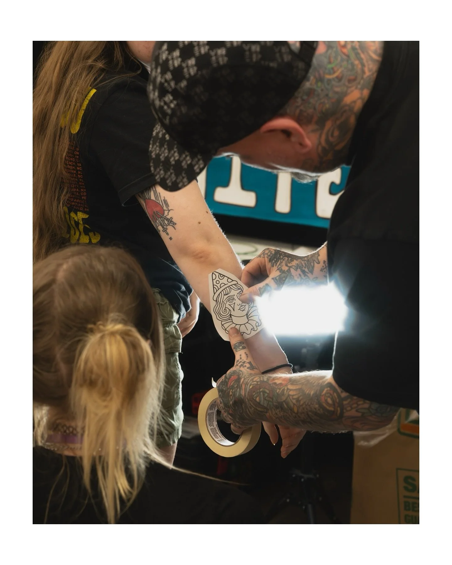 Day one of the @bizarrebazaartattoo convention

@sonyalpha @prismlensfx