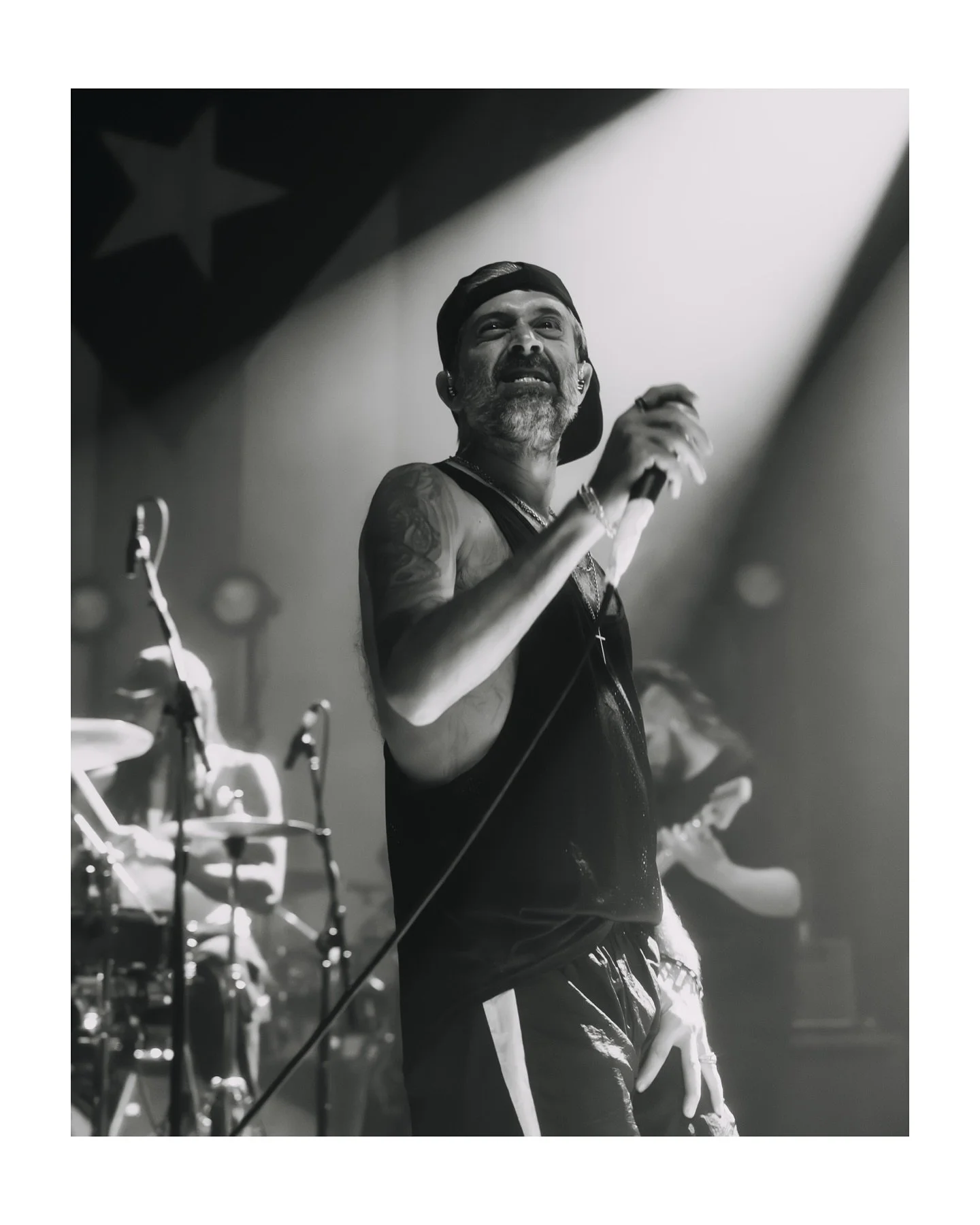 @glassjaw 
@sonyalpha @prismlensfx 

Silently waiting for GJ to release a new album, and remembering this show fondly. Where are my fellow GJ fans?