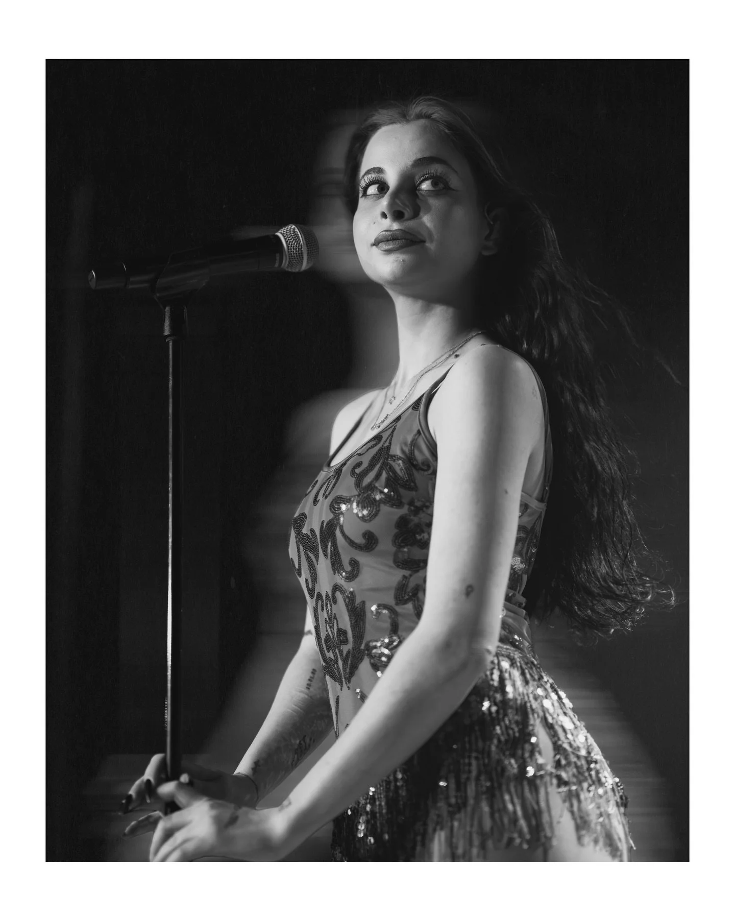 When @ellise walked out, there was no hesitation. No testing the waters. She looked like someone who had done this before&mdash;and knew exactly why she was there.

@rokkr.press @sonyalpha @prismlensfx