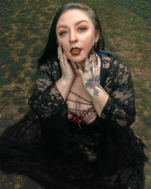 trash mourning-20 Medium.jpeg